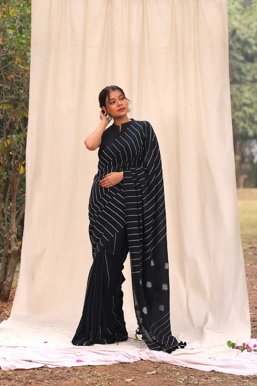 Handloom Black Pure Cotton Khesh Stripes Jamdani Saree | Shobitam