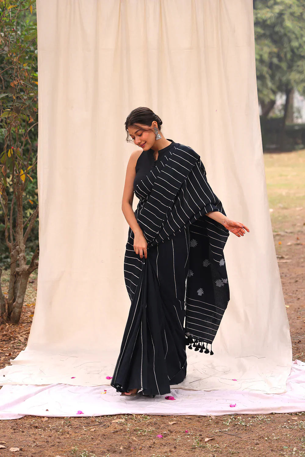 Handloom Black Pure Cotton Khesh Stripes Jamdani Saree | Shobitam