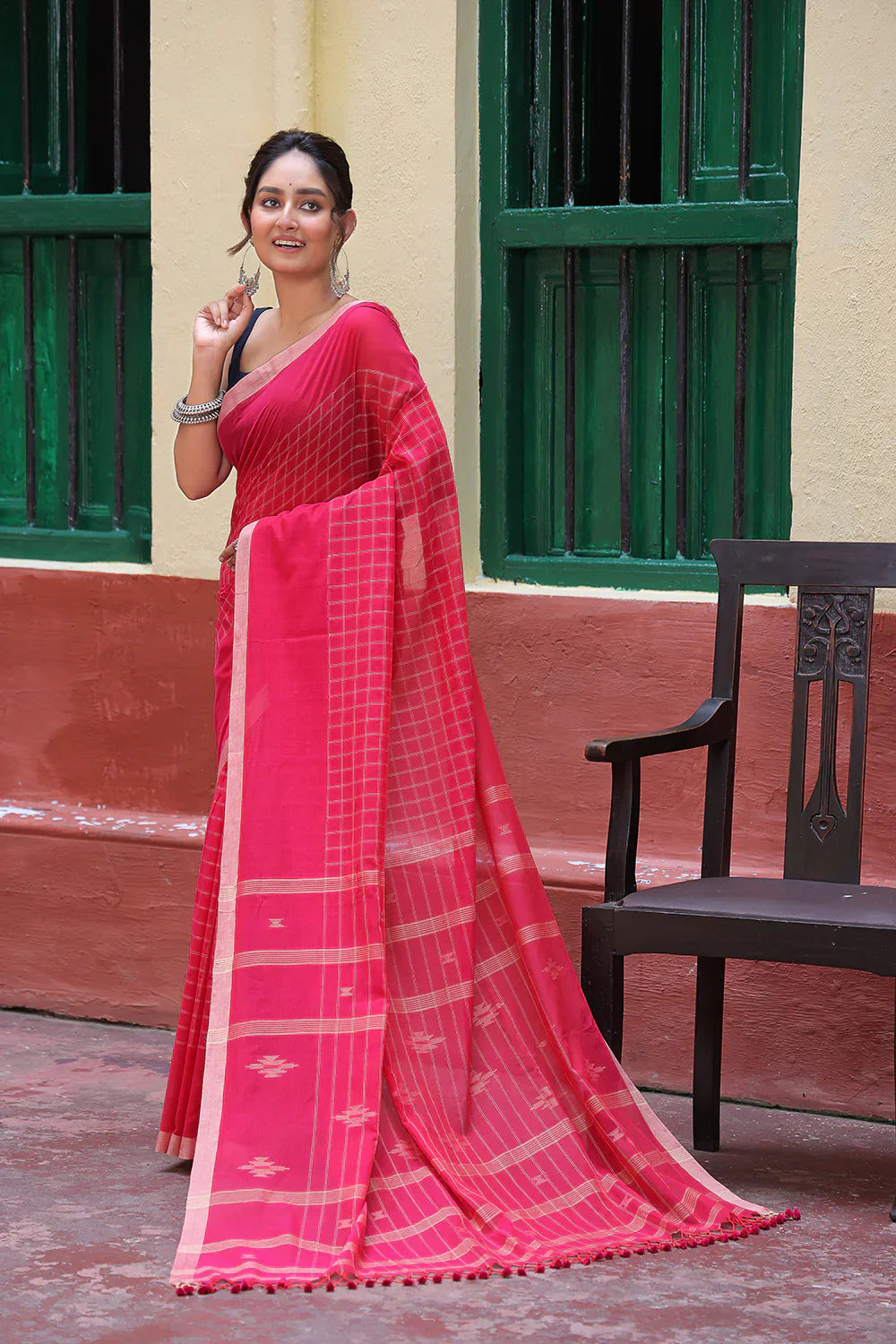 Handloom Hot Pink Mulmul Cotton Jamdani Saree | Shobitam