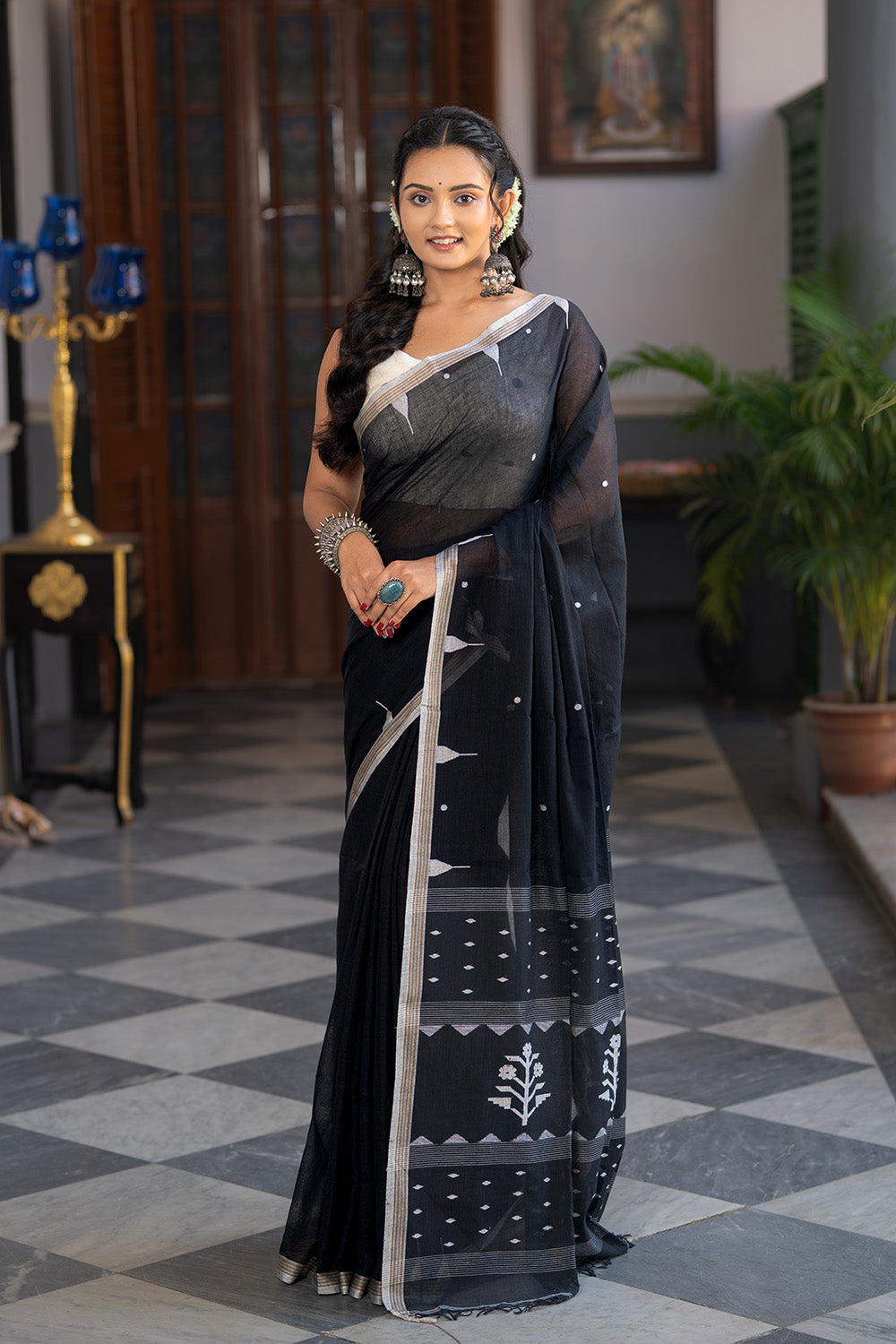 Handloom Black Soft Cotton Jamdani Saree | Shobitam