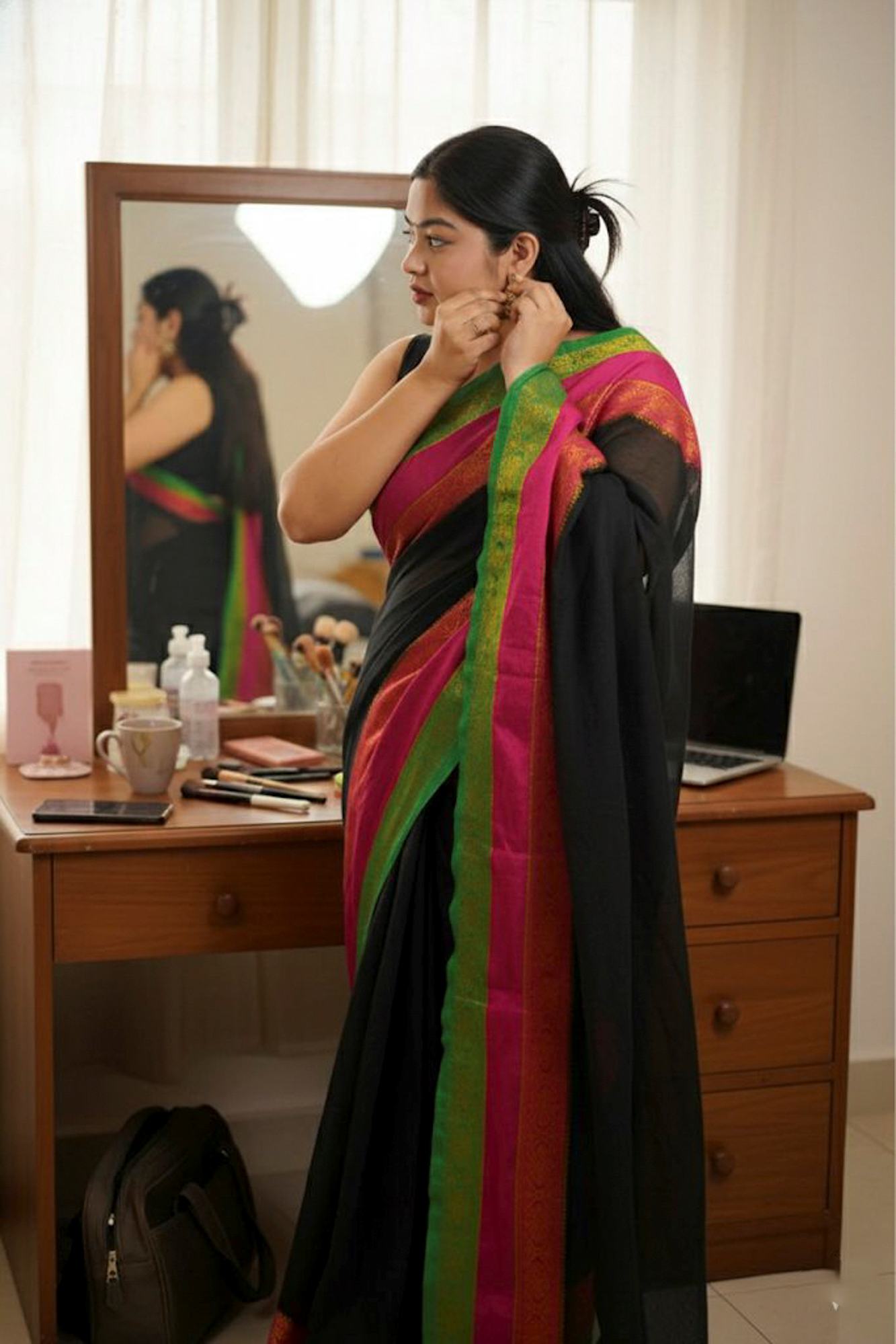 Mul Mul Cotton With Contrast Border Pure Handloom Work Ready To Wear Saree