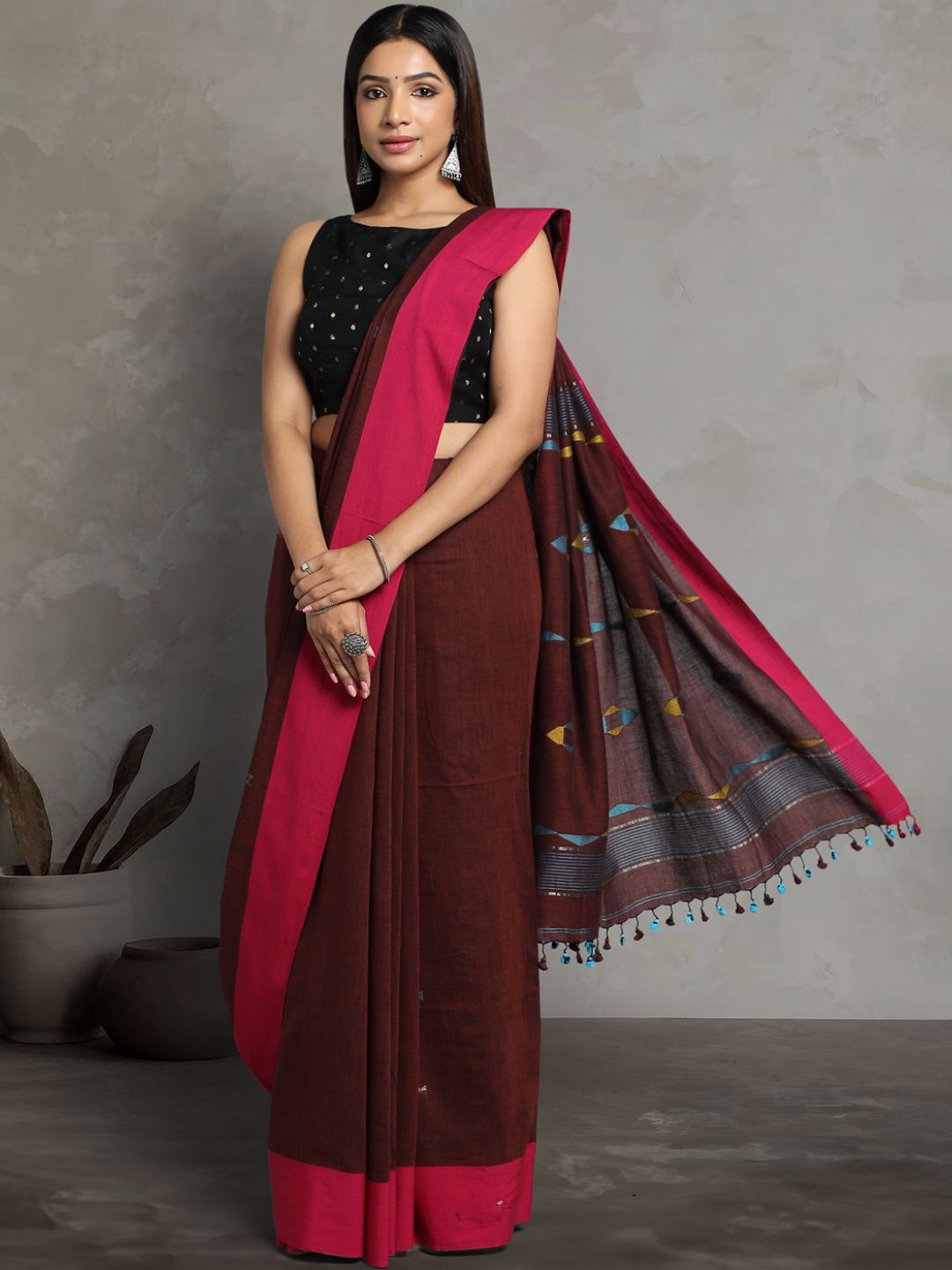 Handloom Jamdani Cotton Saree With Blouse Piece | Shobitam
