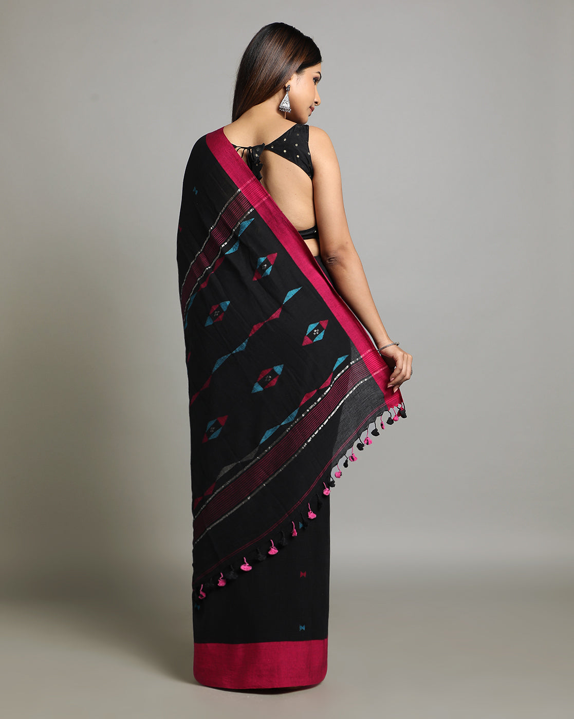 Handloom Jamdani Cotton Saree With Blouse Piece | Shobitam