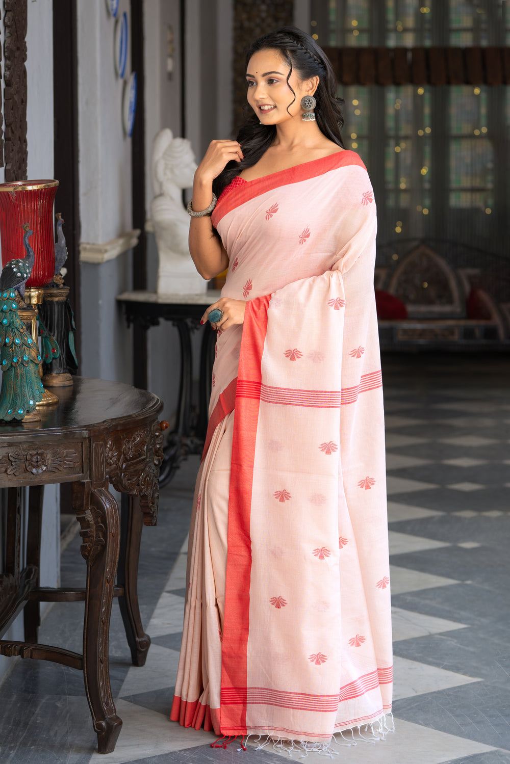 Handloom Peach & Red Mul Cotton Jamdani Saree | Shobitam