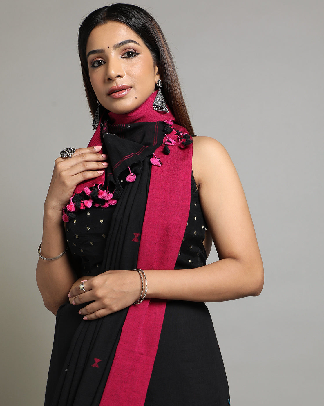 Handloom Jamdani Cotton Saree With Blouse Piece | Shobitam