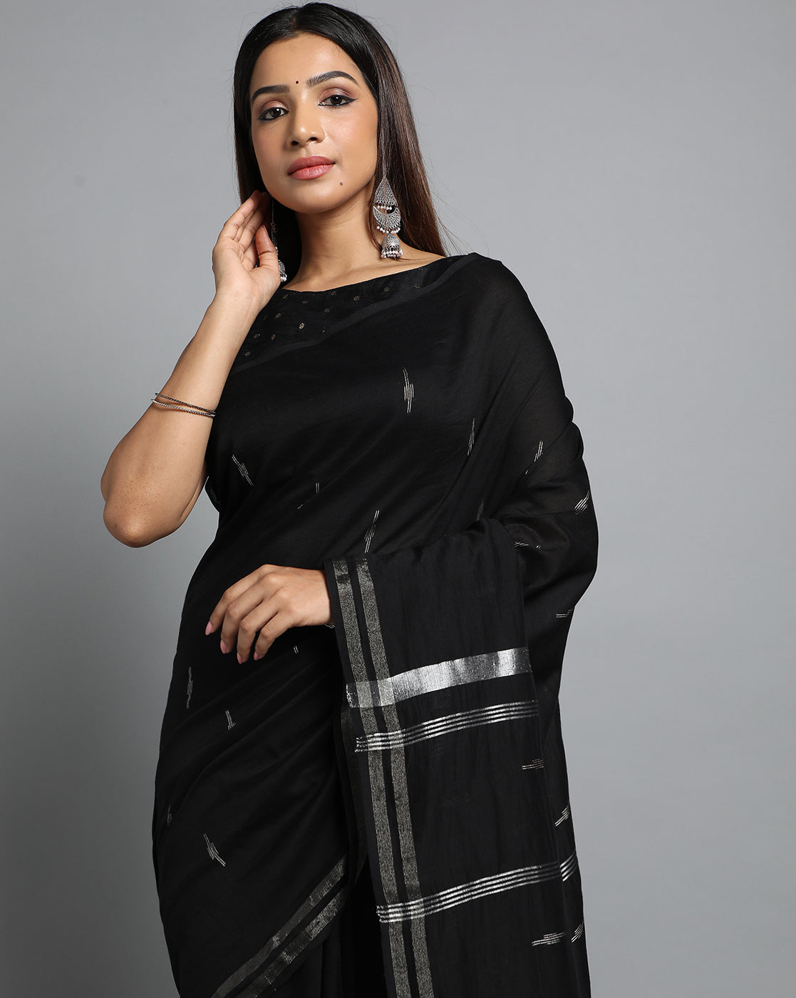 Handloom Jamdani Cotton Saree Without Blouse Piece | Shobitam