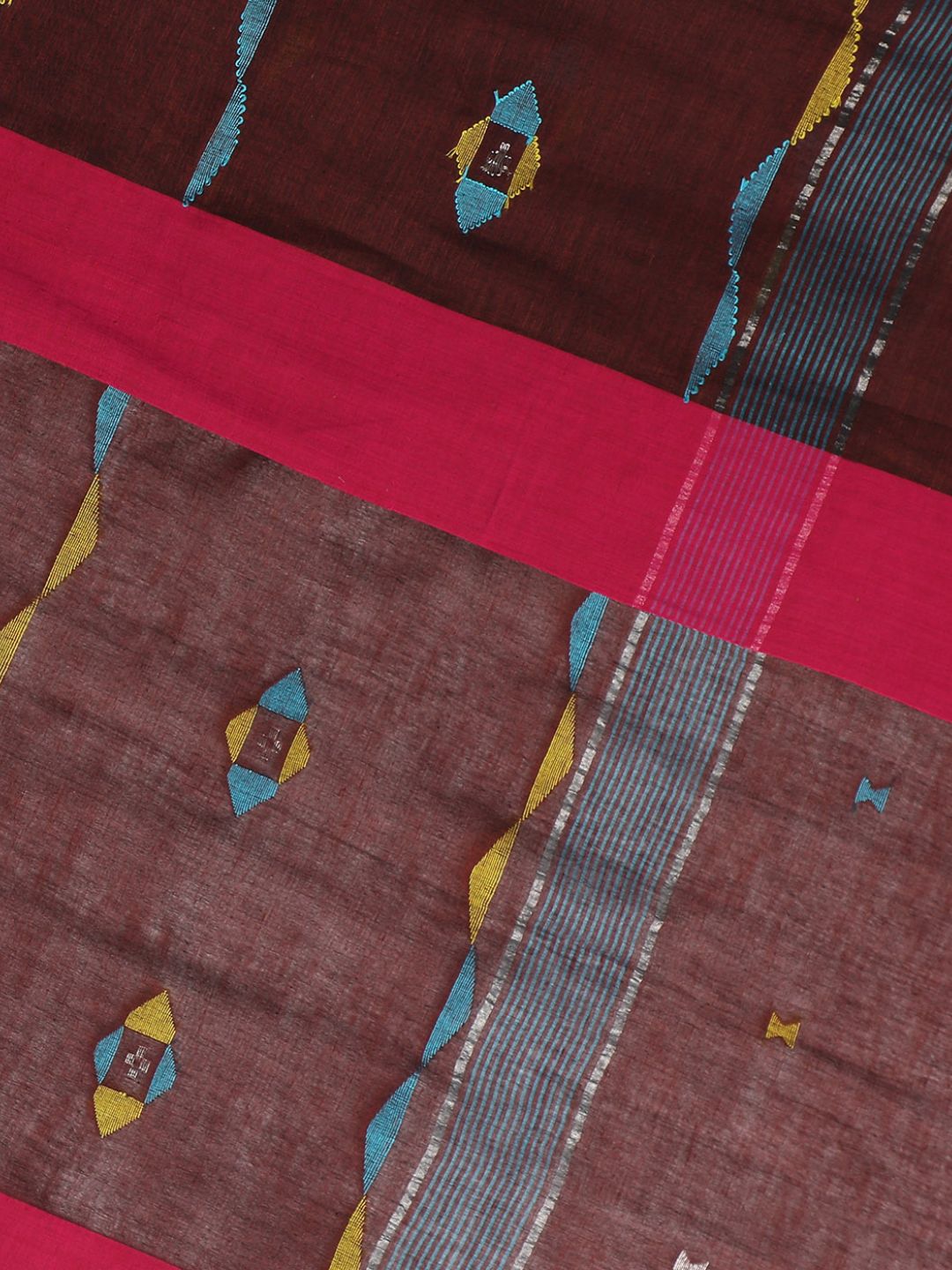 Handloom Jamdani Cotton Saree With Blouse Piece | Shobitam