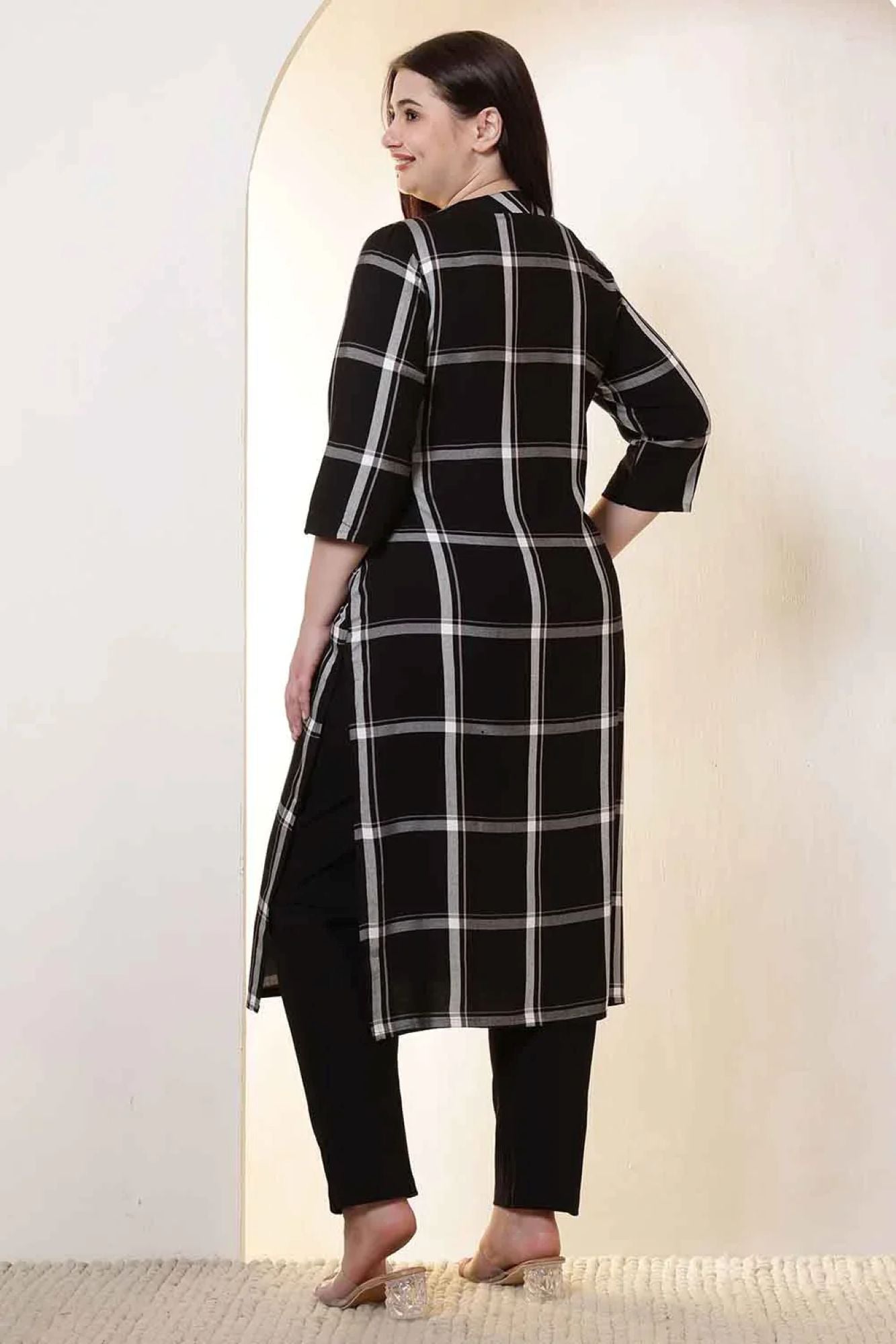 Plus Size Black & White Checkered V-Neck Rayon Twill Kurta Tunic in Cotton | Made to Order