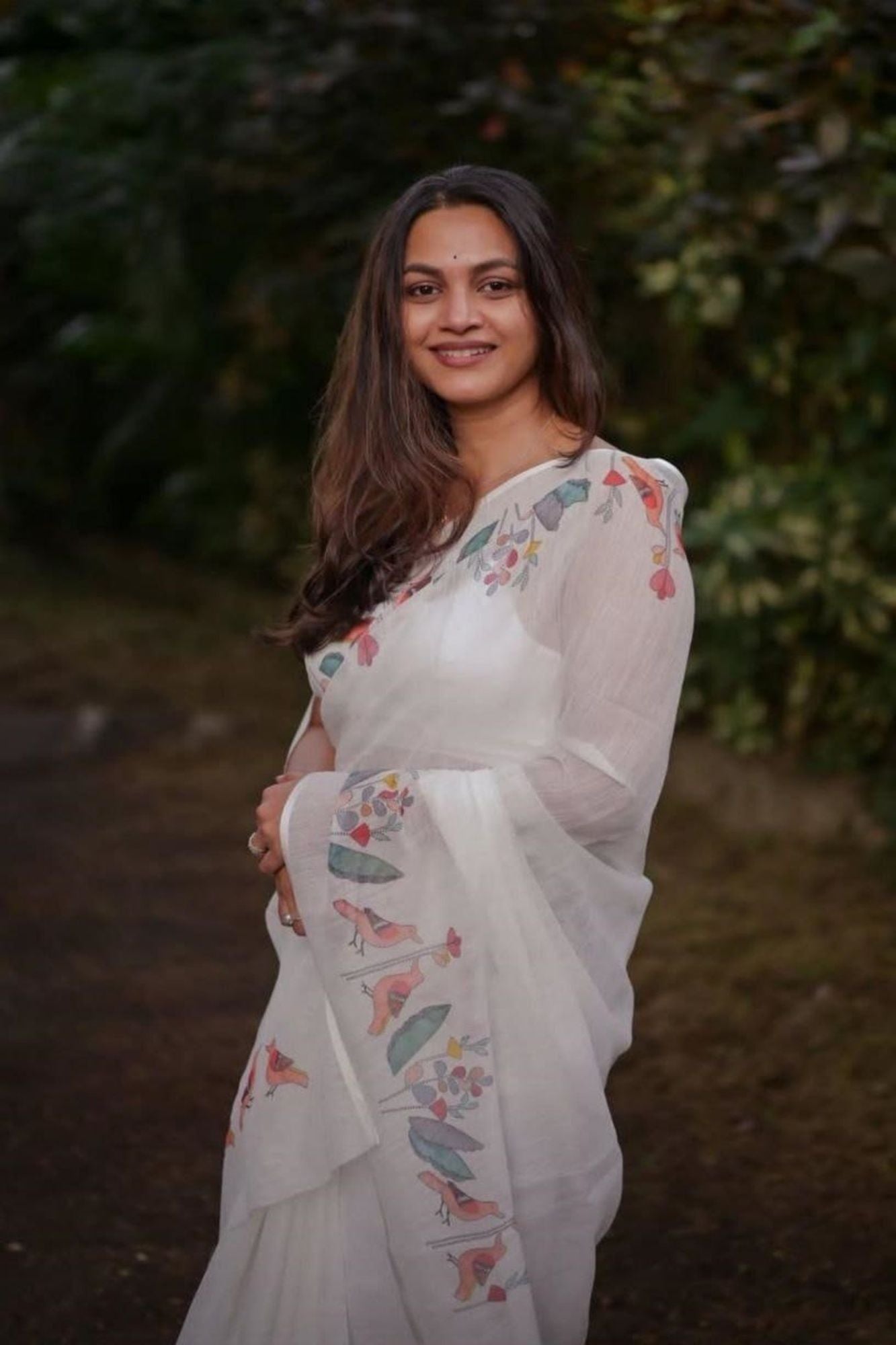 Linen Digital Print in Nature-Inspired Bird & Floral Motif Ready To Wear Saree