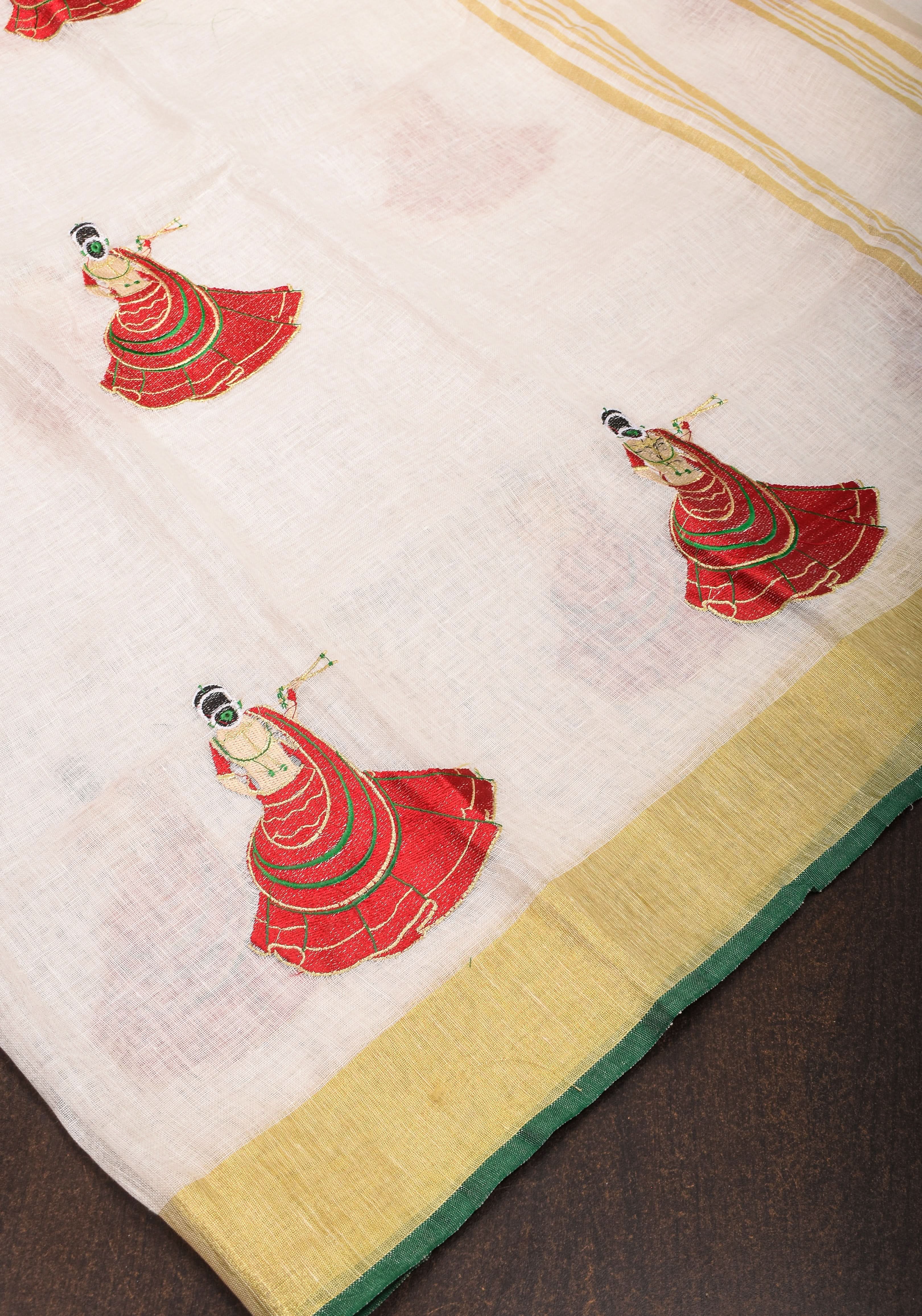 Vidya Balan Dandiya Embroidery on Off White Pure Linen by Linen Saree with Green Borders | Shobitam