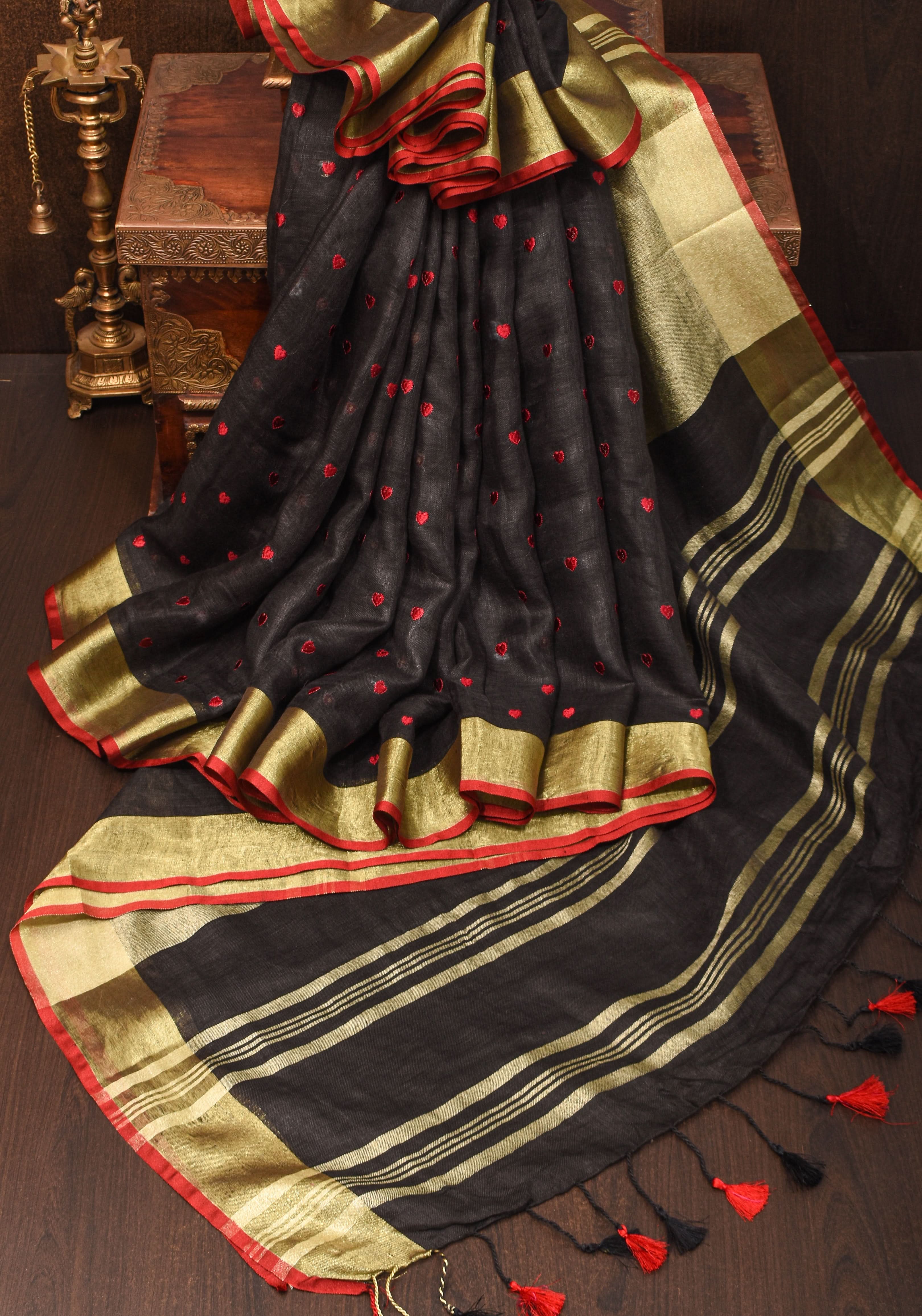 Shobitam Exclusive Celebrity Loving Hearts Embroidered Black Pure Linen Saree