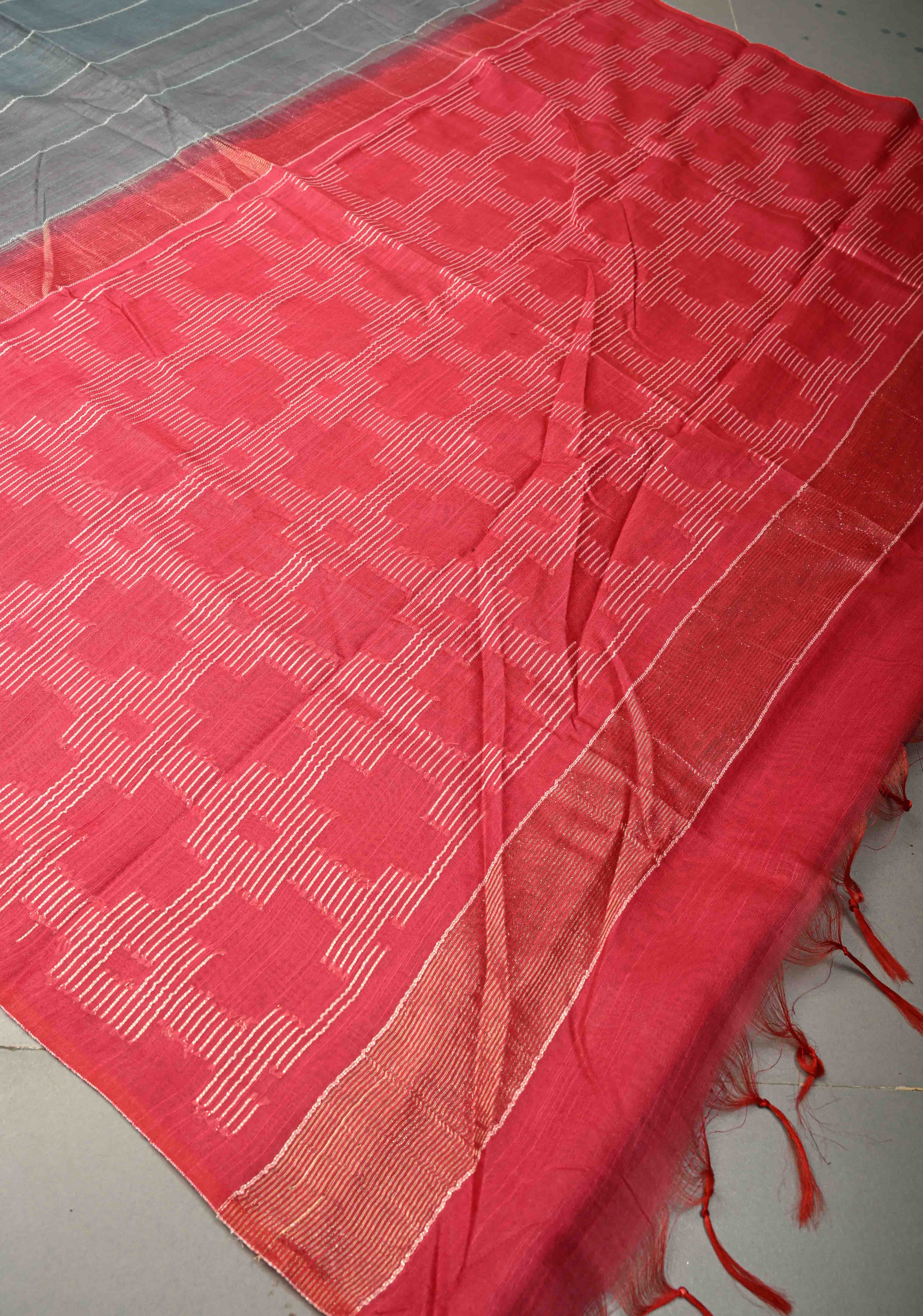 Gray Borderless Semi Tussar Saree with Thread Horizontal Stripes and Contrast Pallu | Shobitam