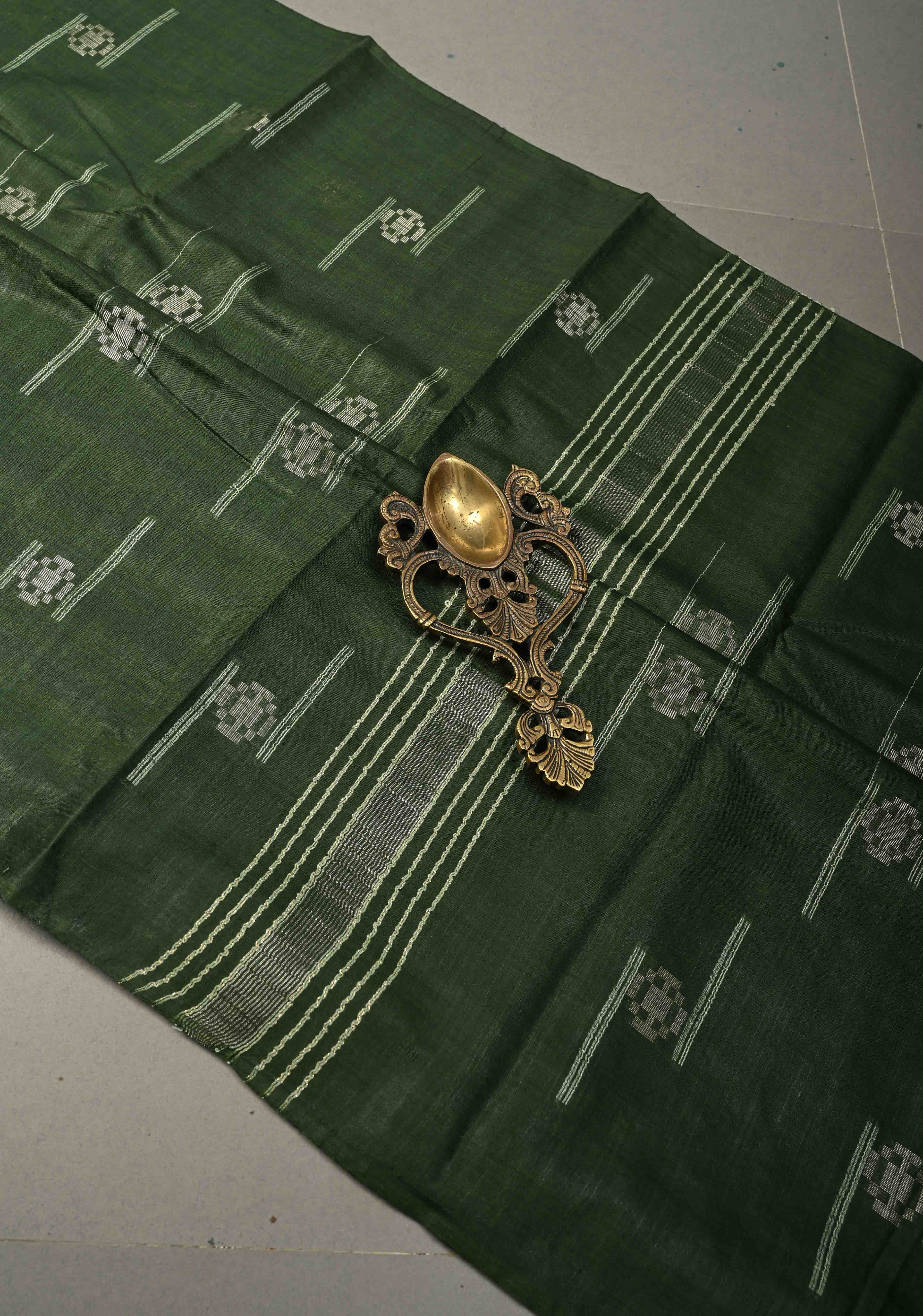 Hunter Green Borderless Semi Tussar Saree with Thread and Zari Buttas | Shobitam