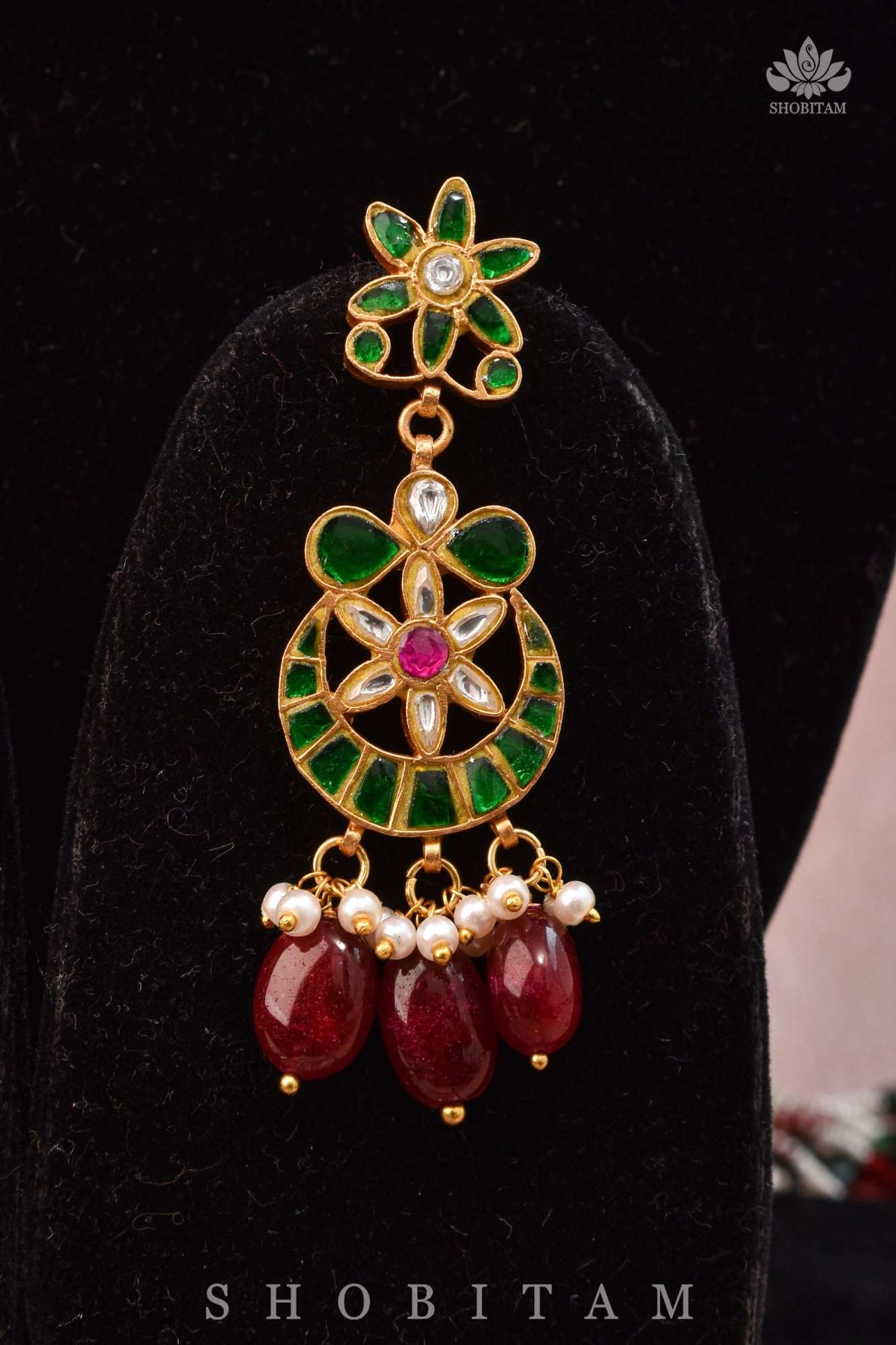 Exquisite Ahmedabadi kundan Chand Design Choker and Earrings Set | Shobitam Jewelry