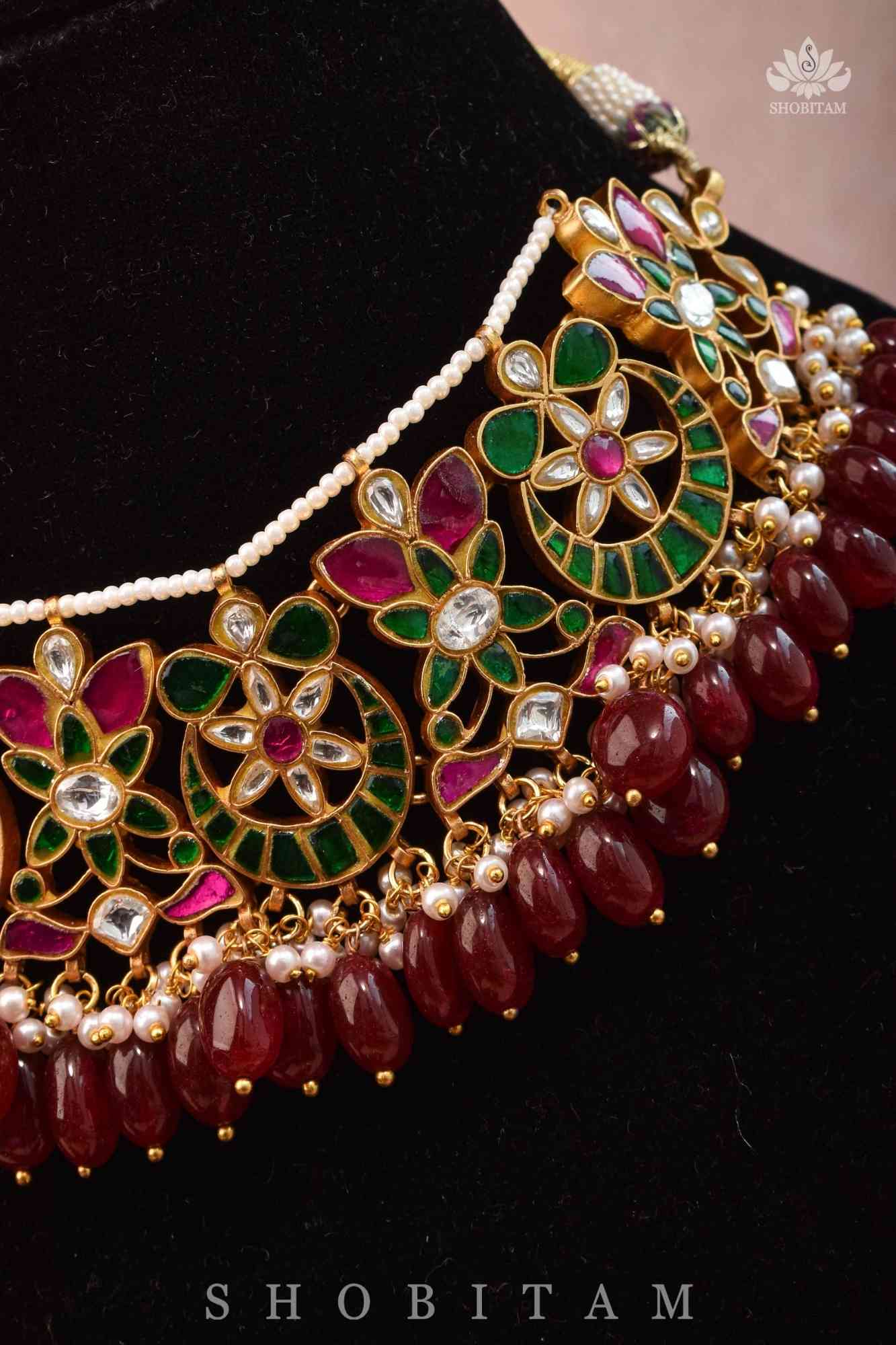Exquisite Ahmedabadi kundan Chand Design Choker and Earrings Set | Shobitam Jewelry