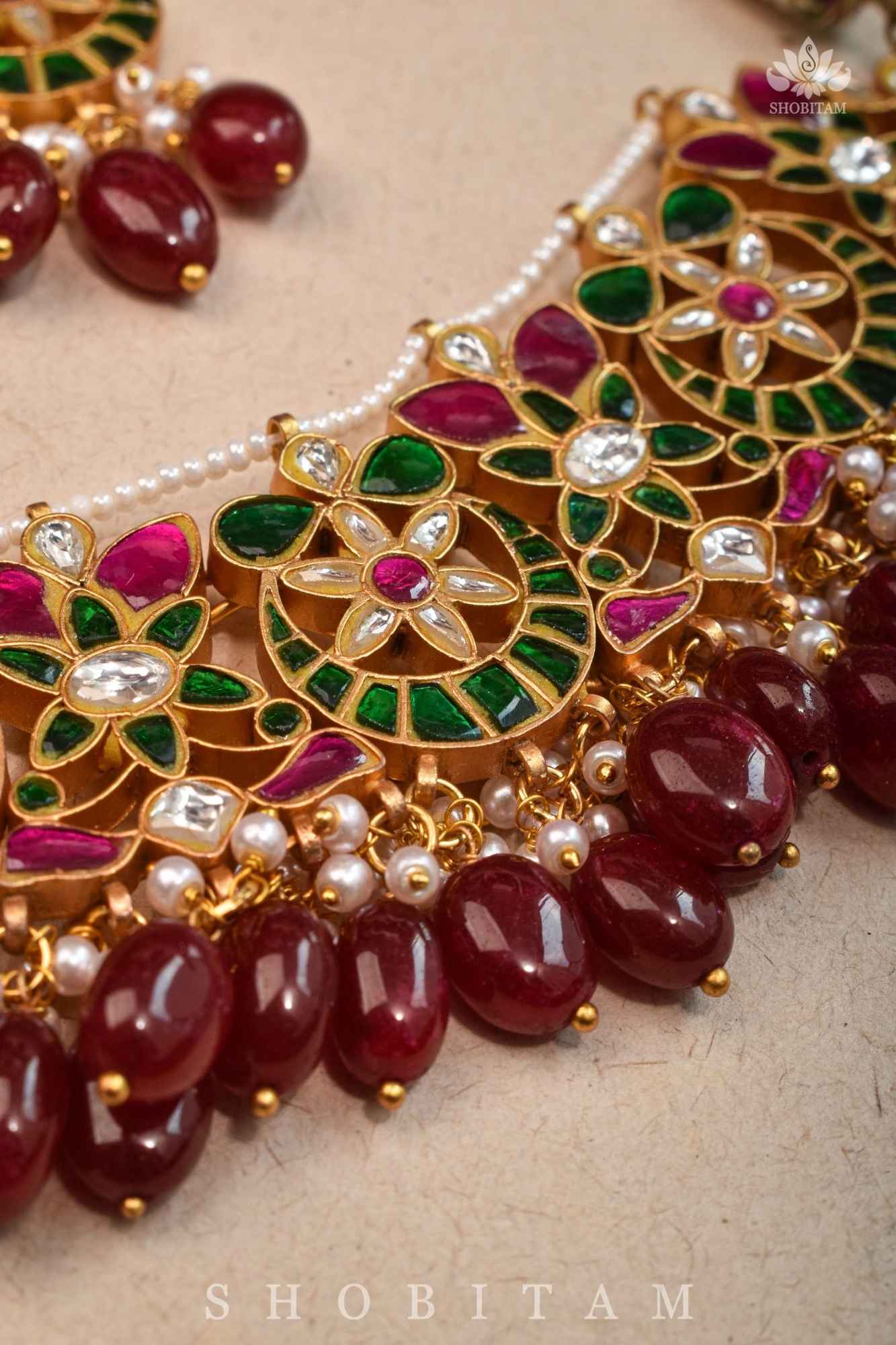 Exquisite Ahmedabadi kundan Chand Design Choker and Earrings Set | Shobitam Jewelry