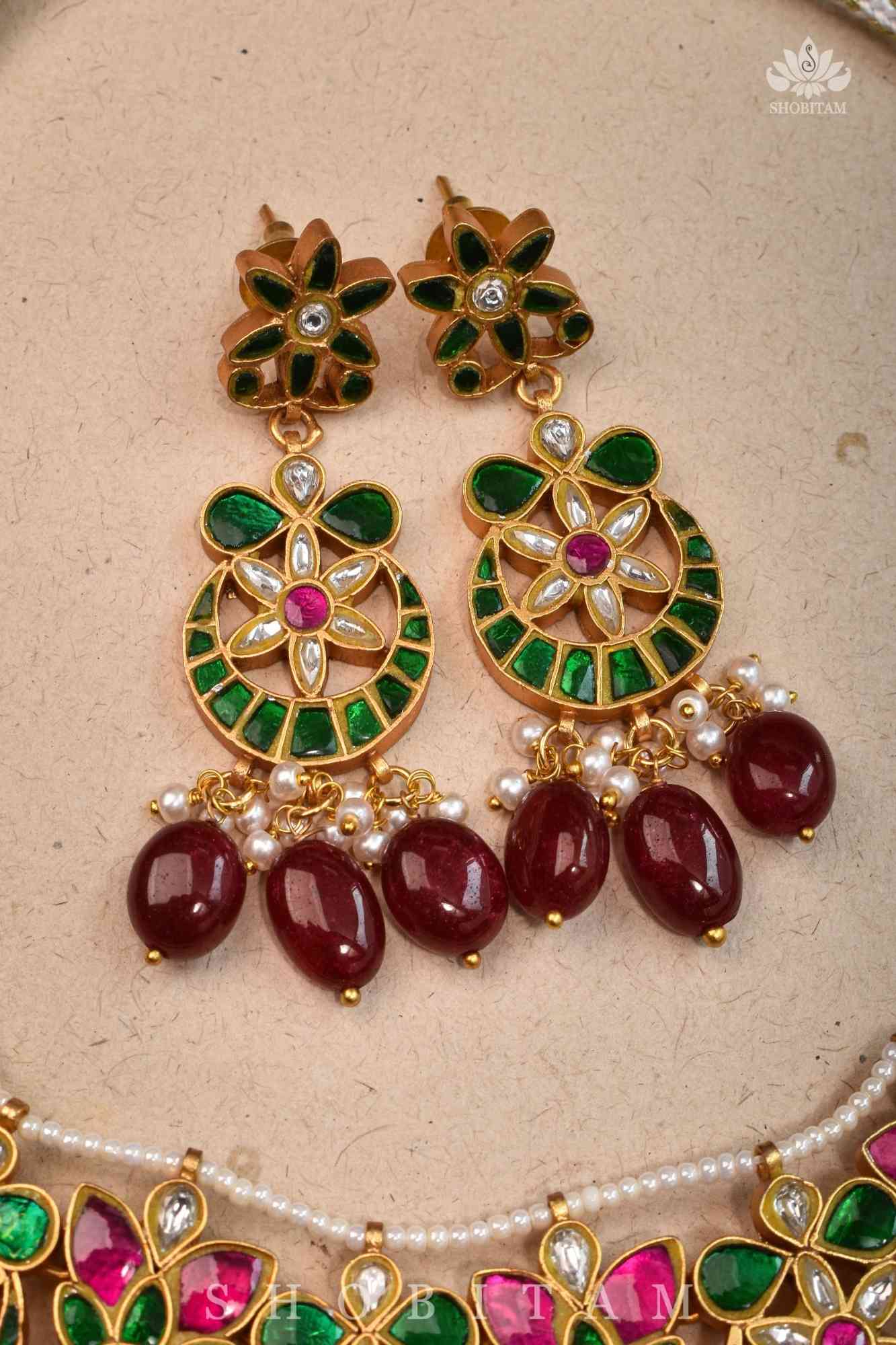 Exquisite Ahmedabadi kundan Chand Design Choker and Earrings Set | Shobitam Jewelry