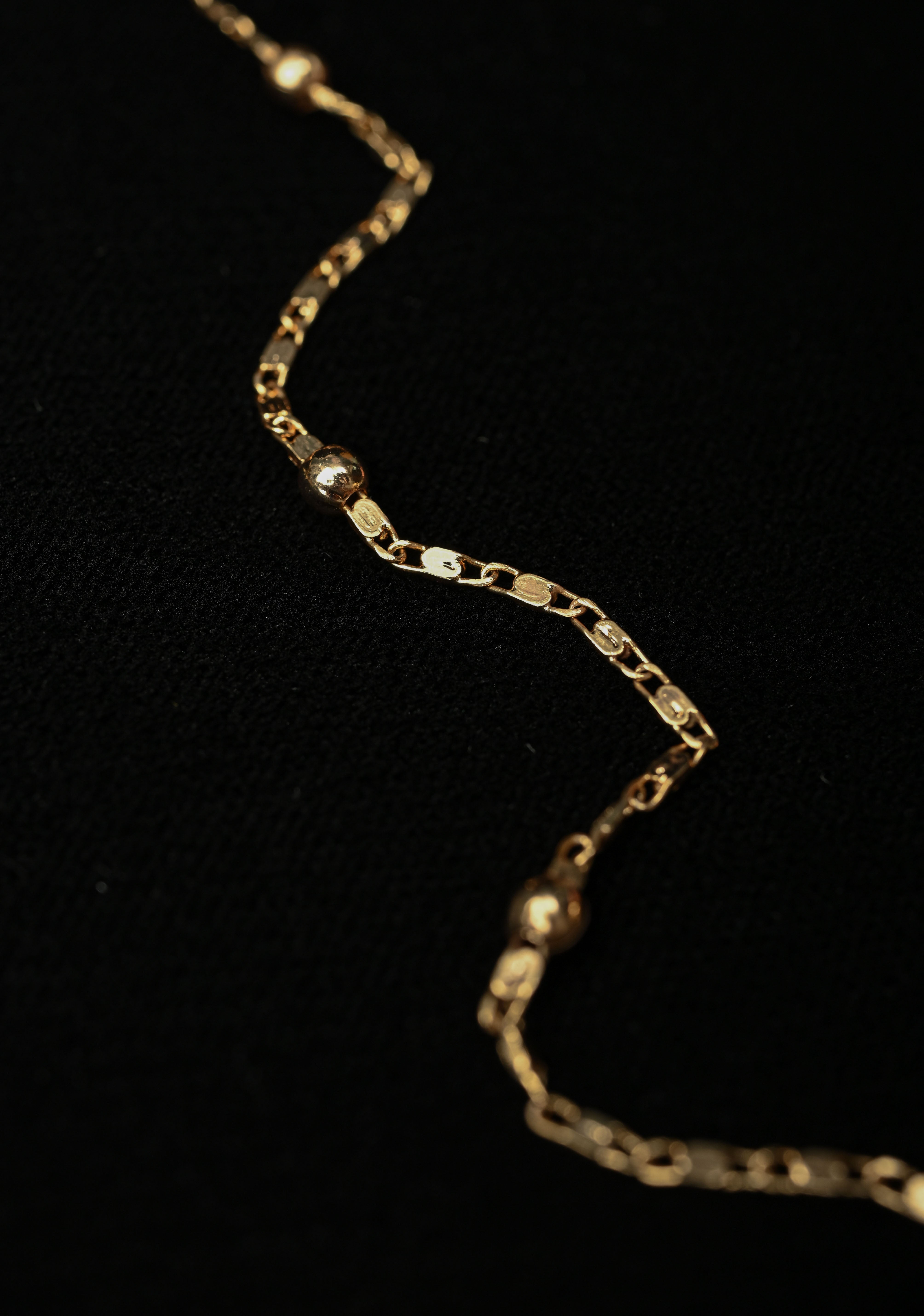 Regal Mor Pendant Set | Shobitam
