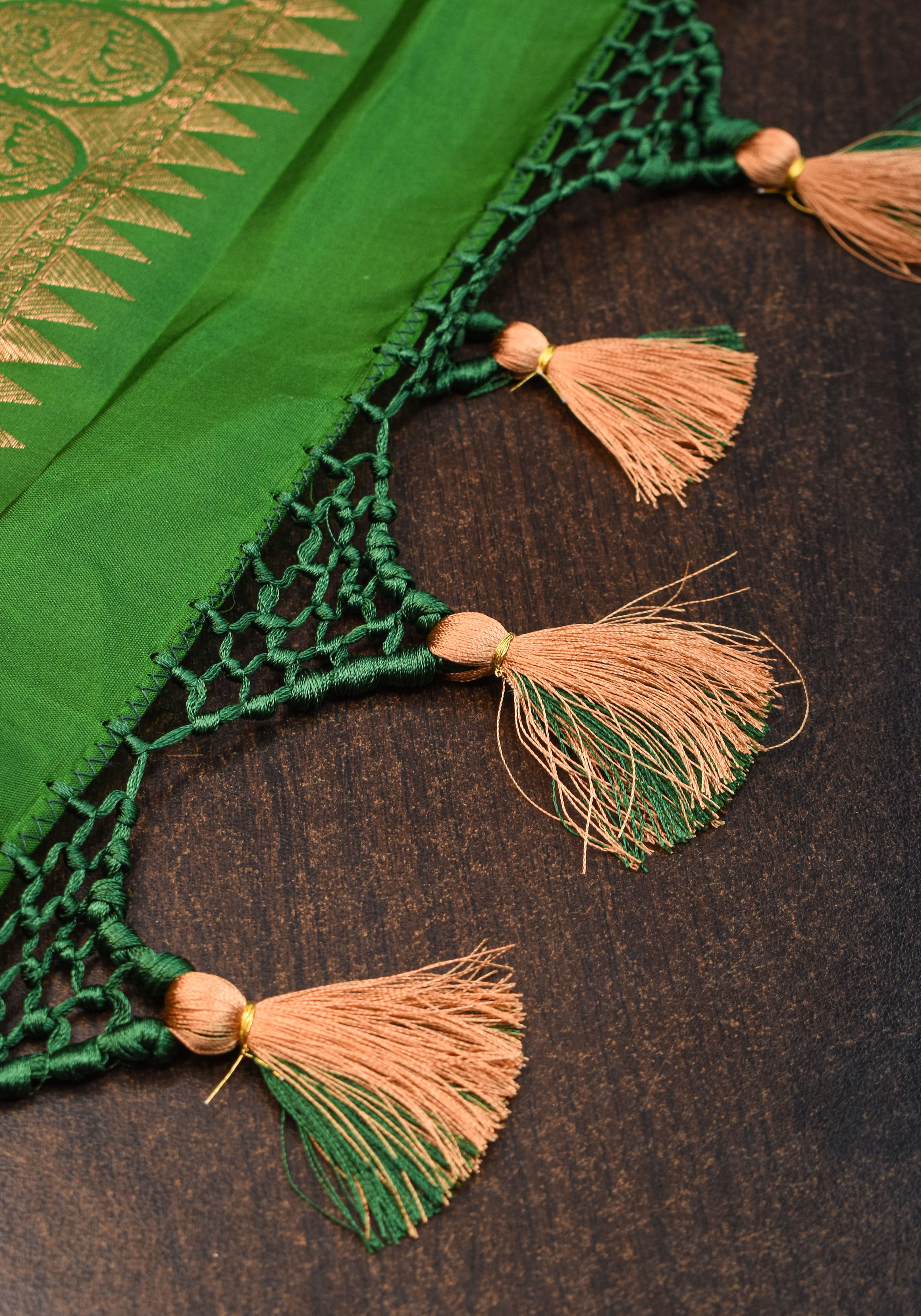 Exquisite Celebrity Grand Brocade Kanjivaram Pure Silk Saree in Leaf Green with Intricate Pallu and Zari | SILK MARK CERTIFIED | Shobitam