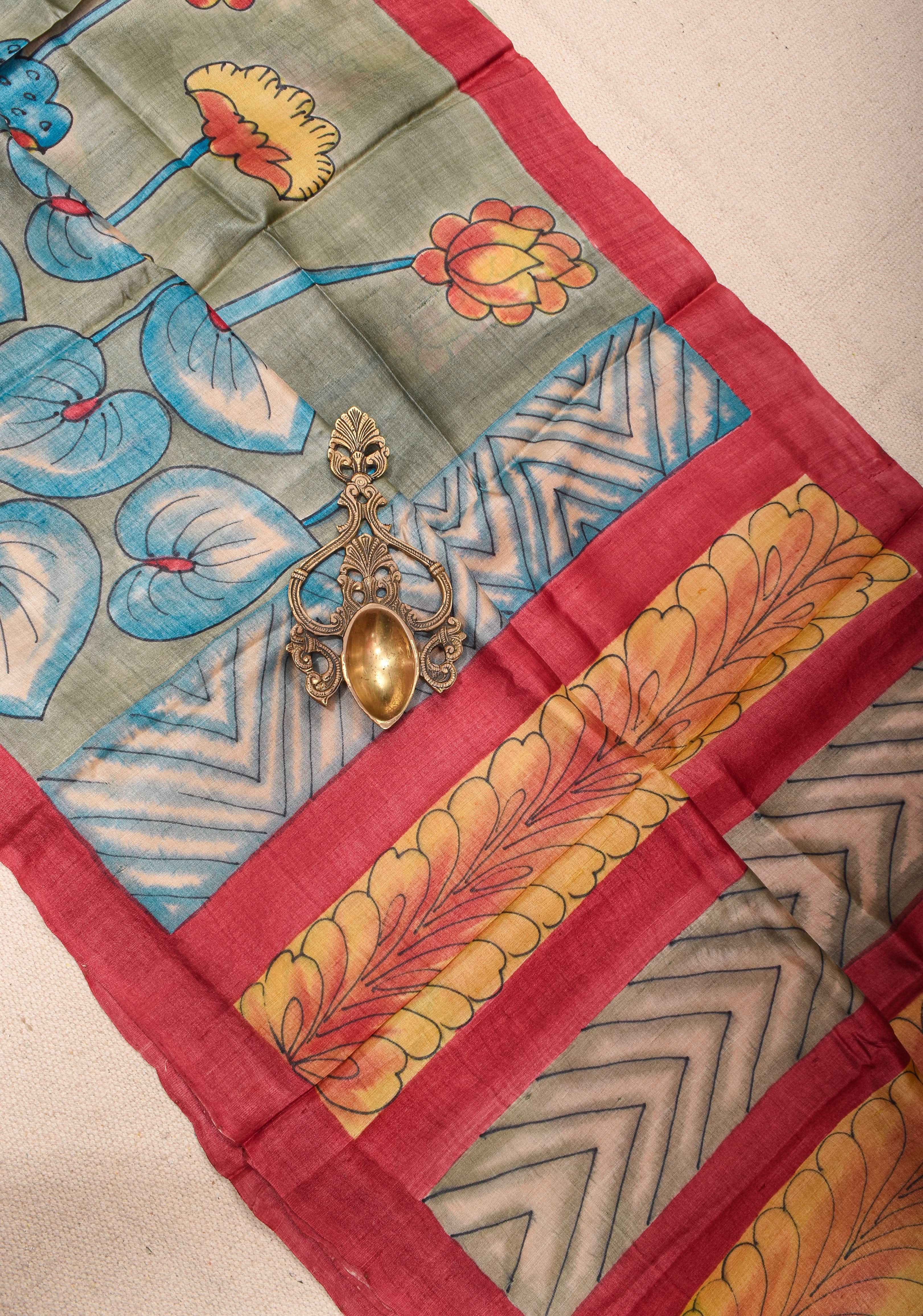 Lightweight Tussar Silk Saree in Gray with Floral Digital Print | SILK MARK CERTIFIED | Shobitam