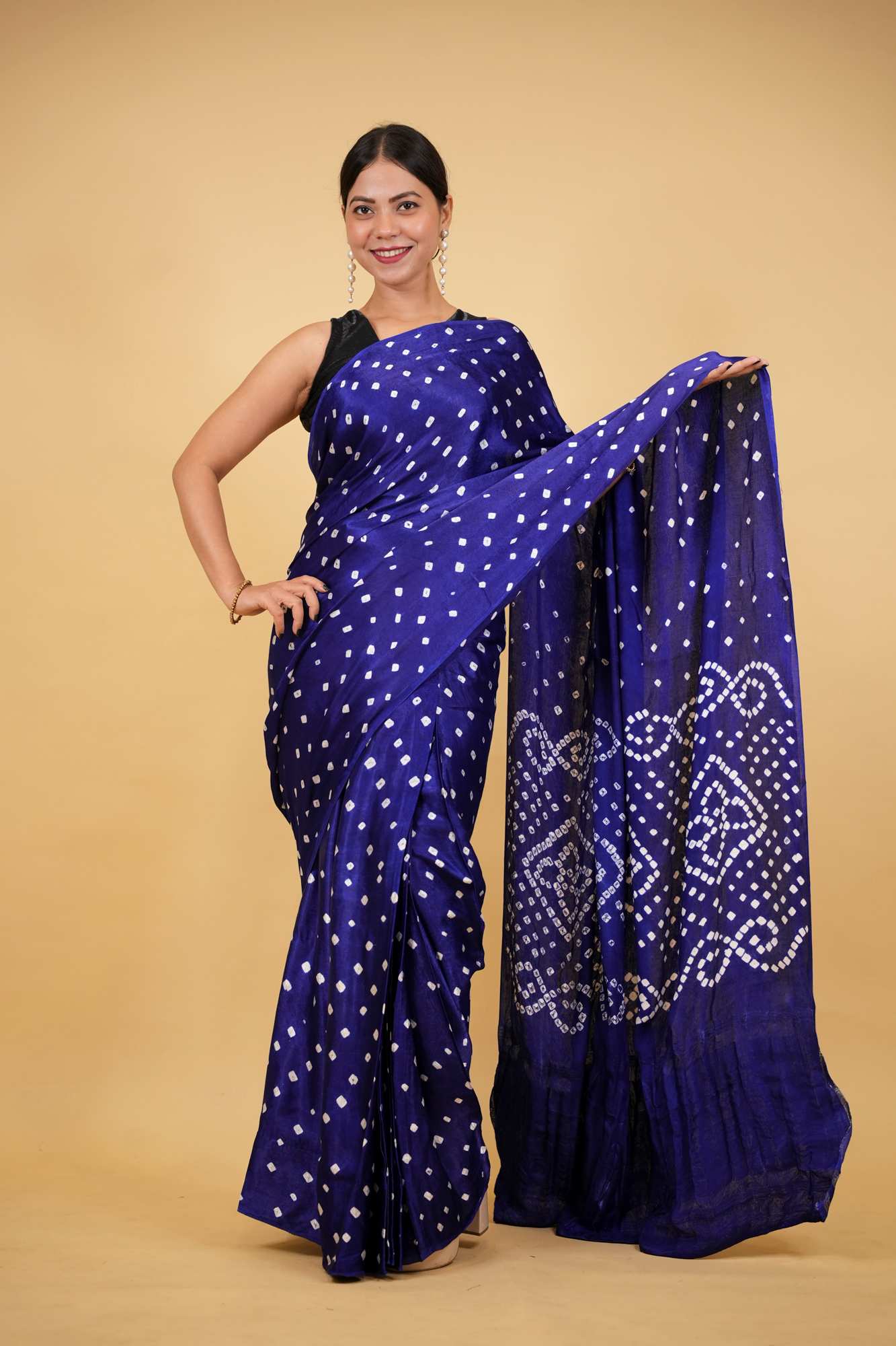 Beautiful Gaji Silk Ek Dani Traditional Bandhani in a stunning navy blue Wrap in 1 Minute Saree