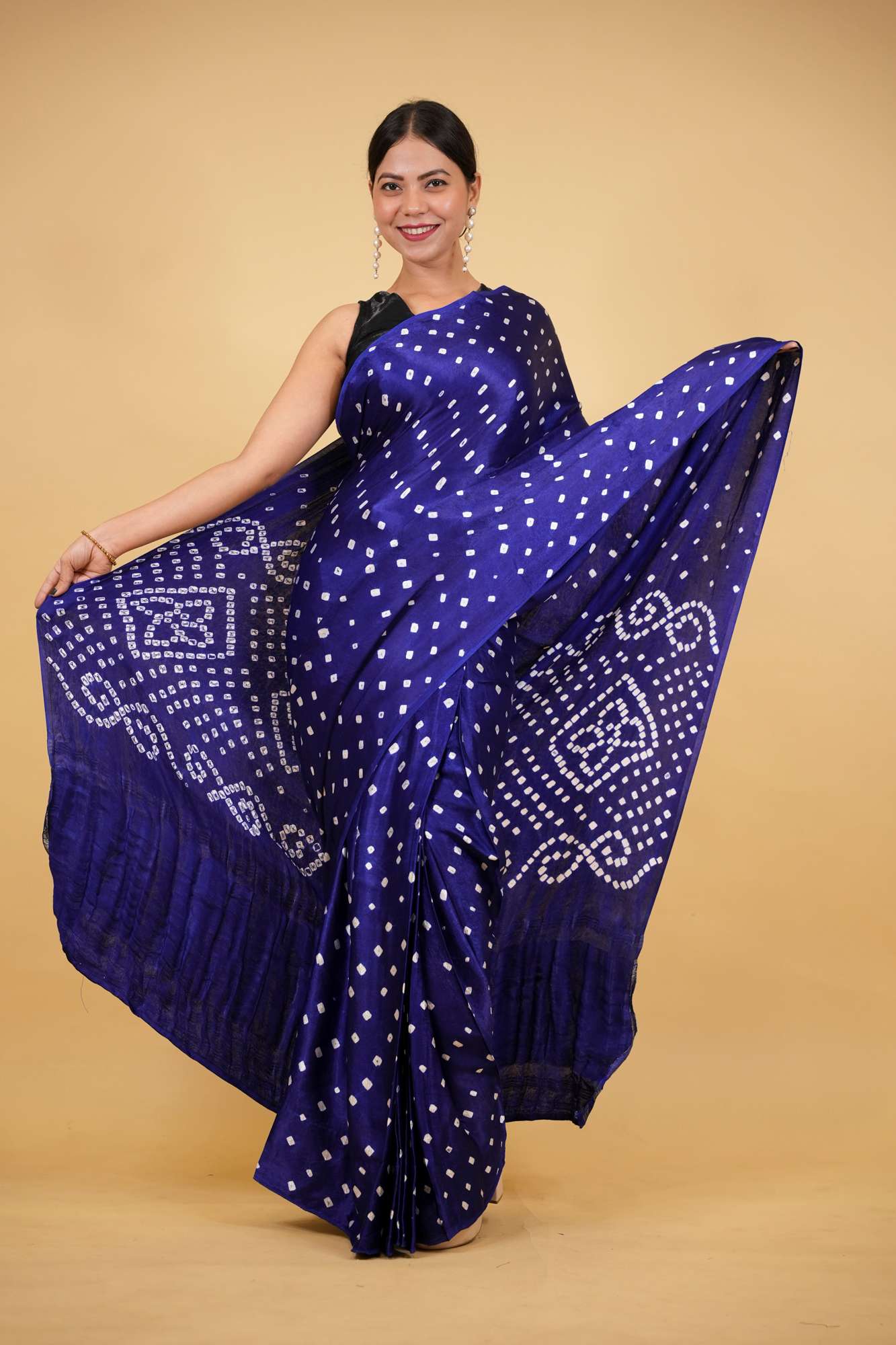Beautiful Gaji Silk Ek Dani Traditional Bandhani in a stunning navy blue Wrap in 1 Minute Saree