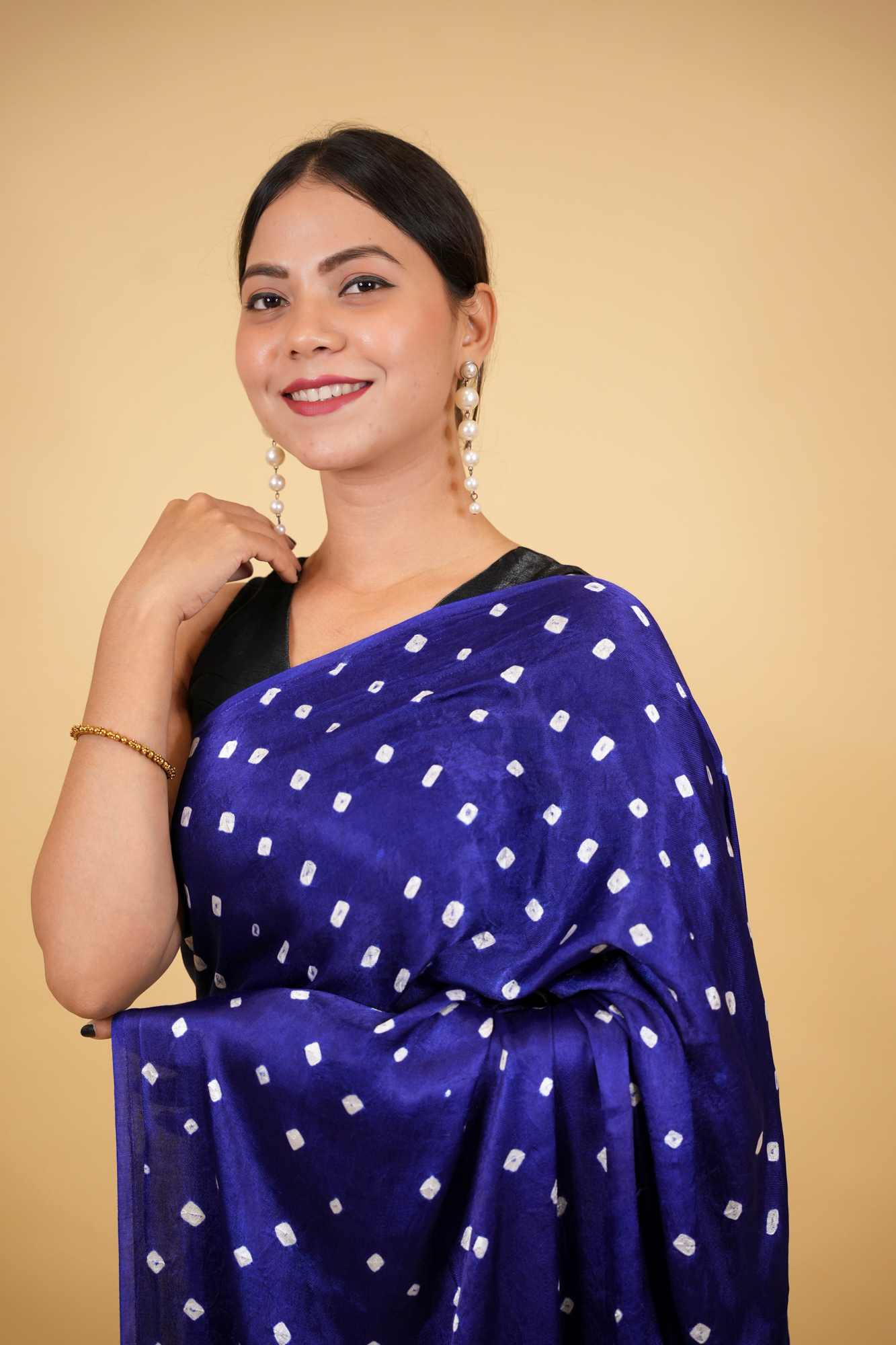 Beautiful Gaji Silk Ek Dani Traditional Bandhani in a stunning navy blue Wrap in 1 Minute Saree
