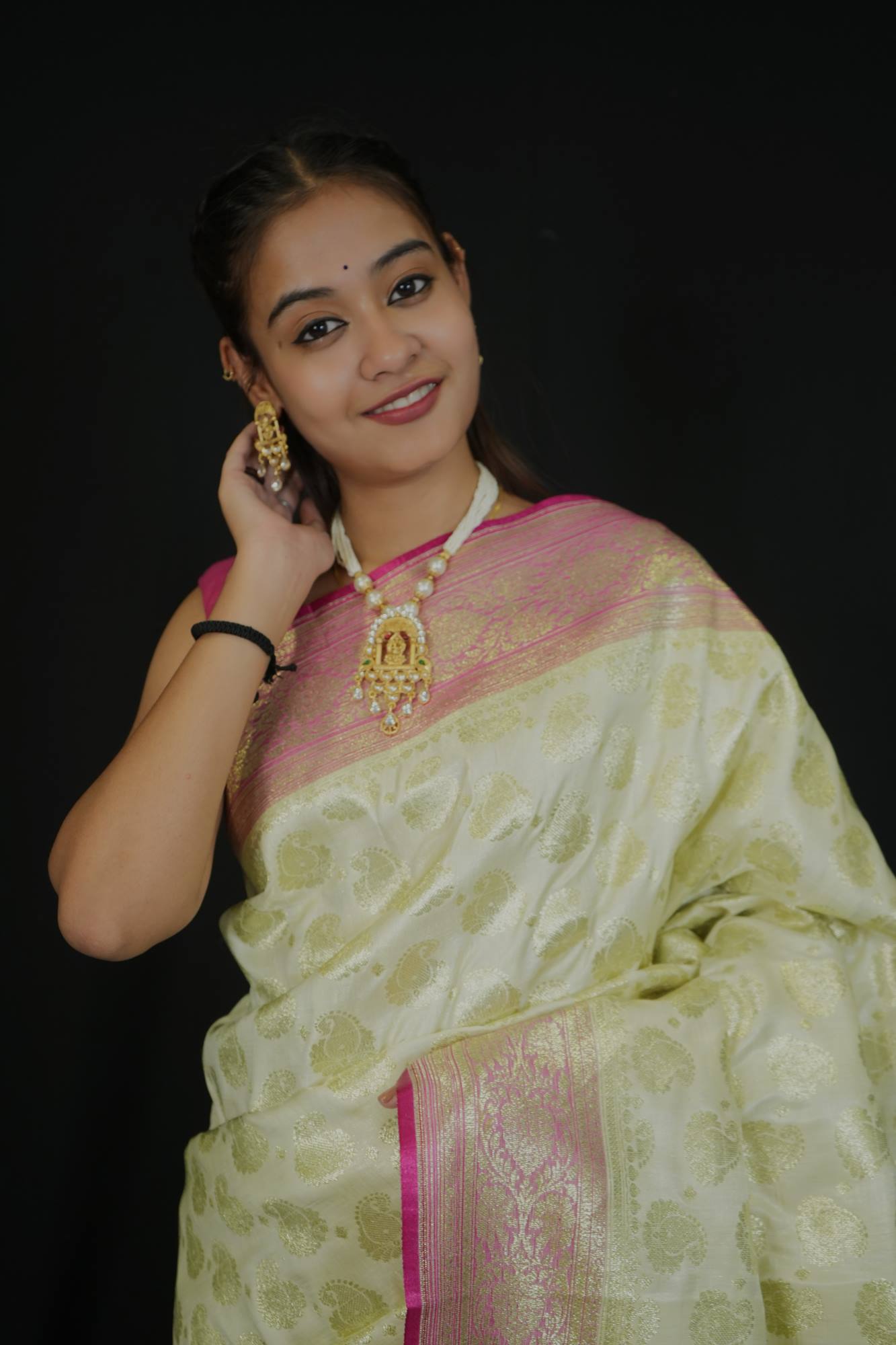 Rich Banarasi All Over Zari Weaving Butta Katan Ready To Wear Saree