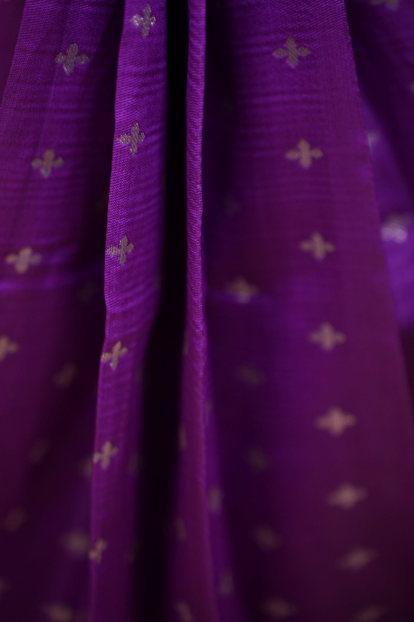 Gorgeous Purple Banarasi Soft Tissue Silk with Allover Zari Weaving , Paisley or Floral motifs & Weaving Pallu Wrap in 1 minute Saree