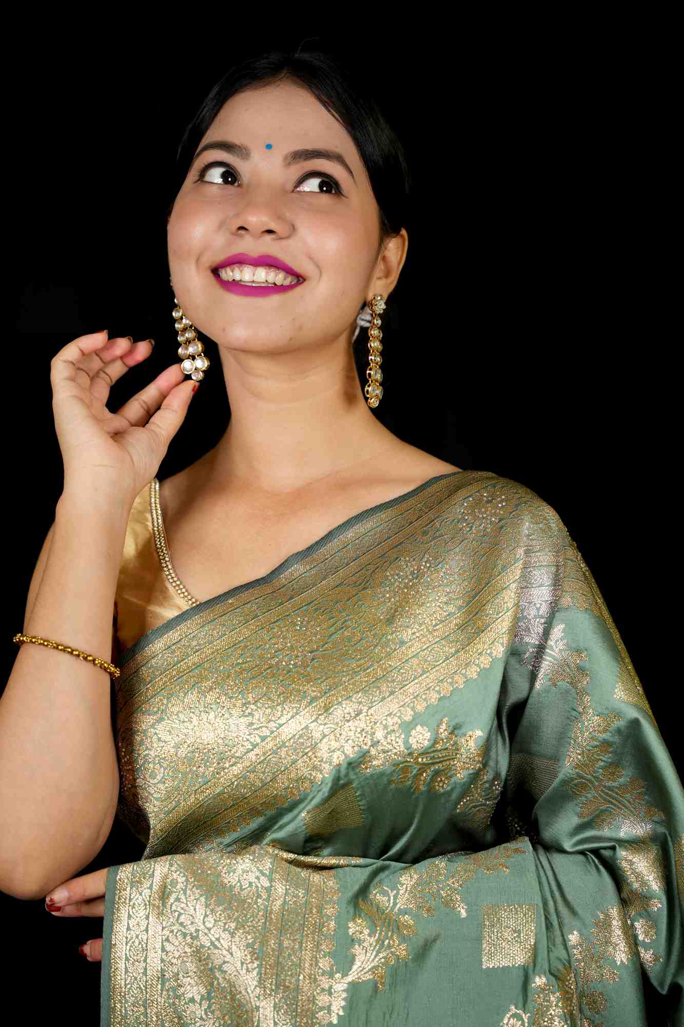 Banarasi Jaal Weaving Dense ornate pallu prestitched saree