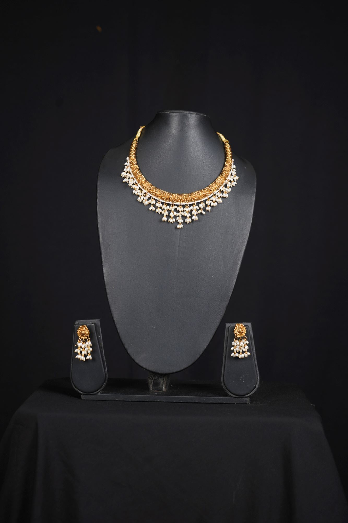 Regal Heritage Gold Necklace Set with Pearl Embellishments & Matching Earrings