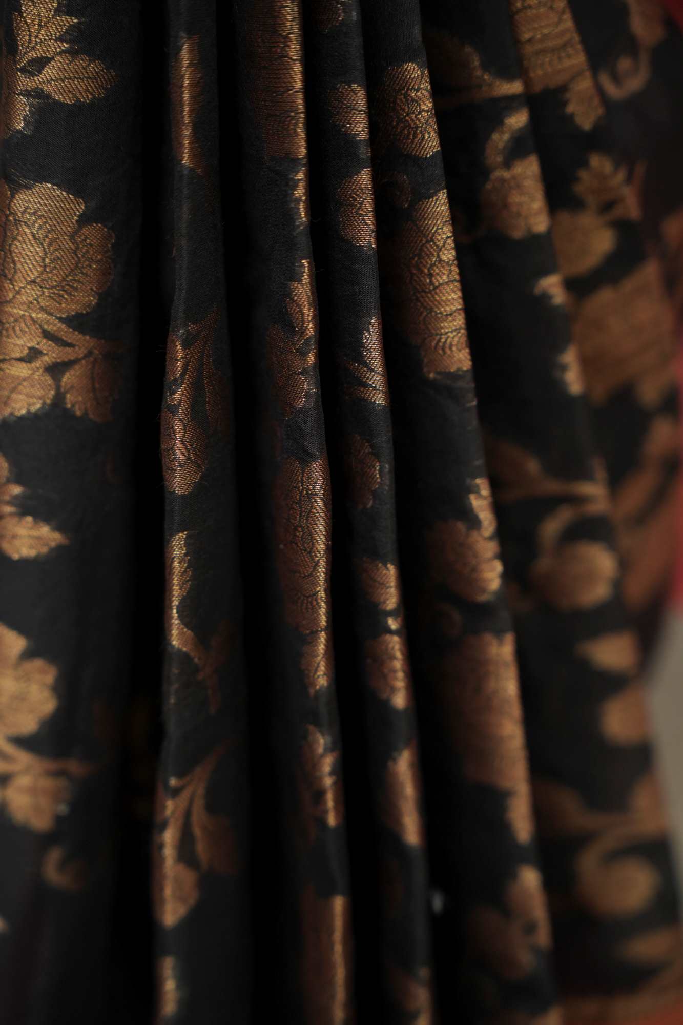 Jaal woven Banarasi Georgette Silk with Contrast Zari Border & Palla Wrap in 1 Minute Saree