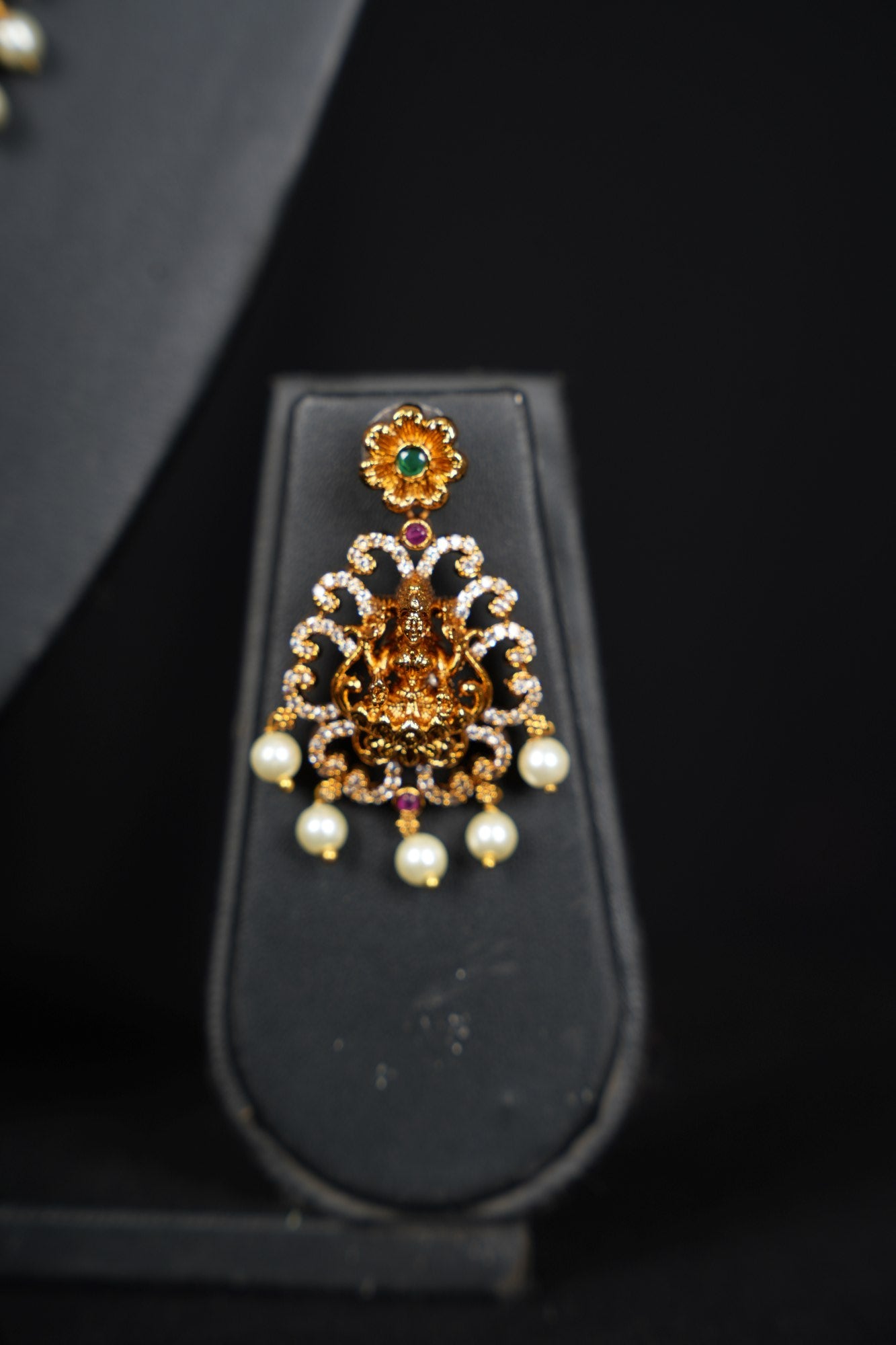 Regal Goddess Temple Jewelry Set with Intricate Gold Detailing and Pearl Accents