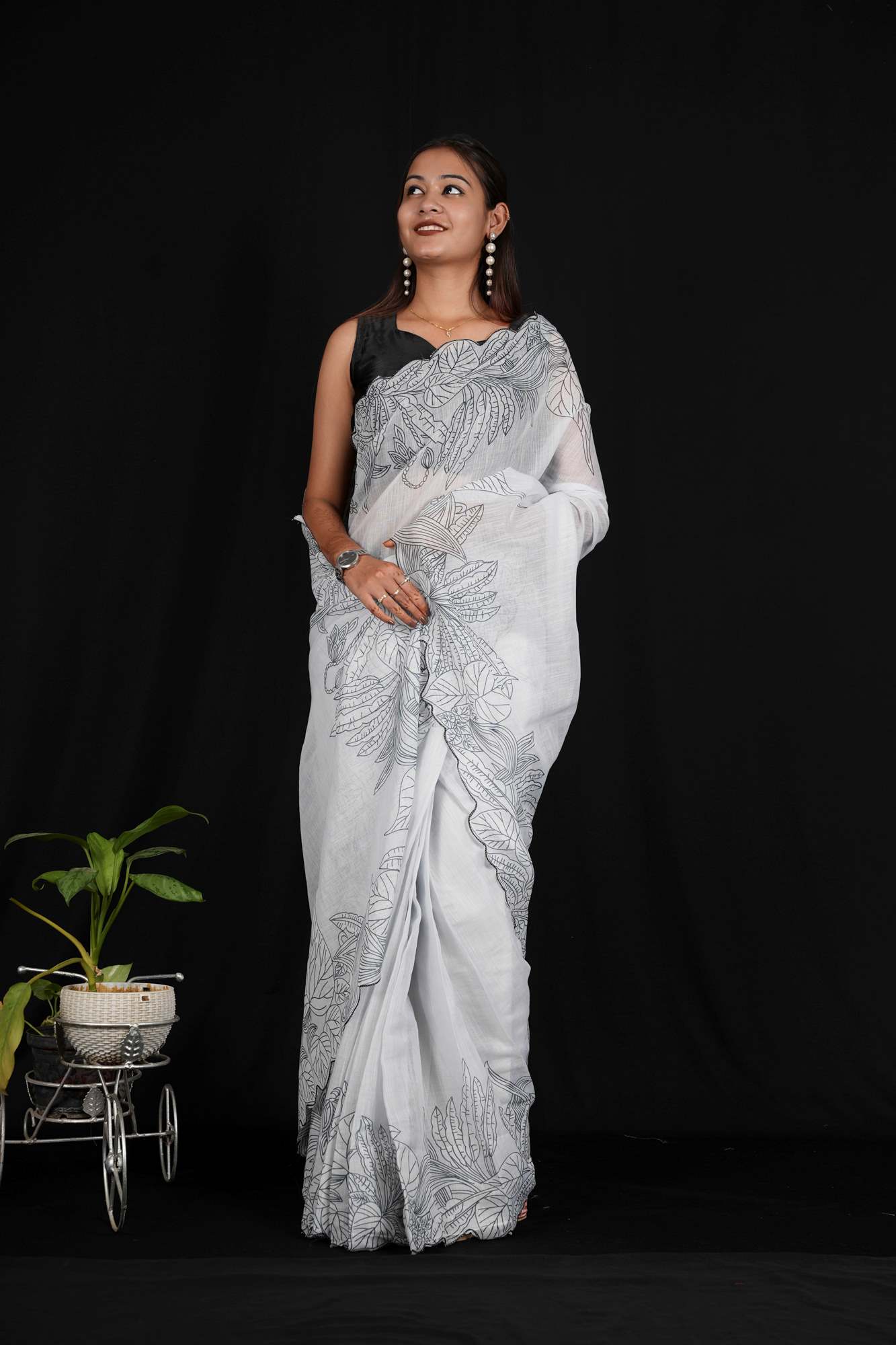 Elegant White Plain linen with Digital Floral Print & Cut Work Border Wrap in 1 Minute Saree