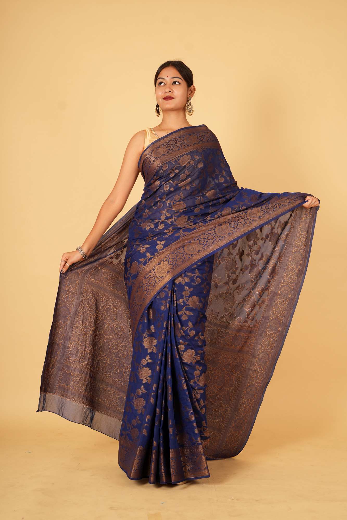 Georgette Silk Floral Zari Jaal Interwoven overall With Ornate Palla Pre Drape Saree