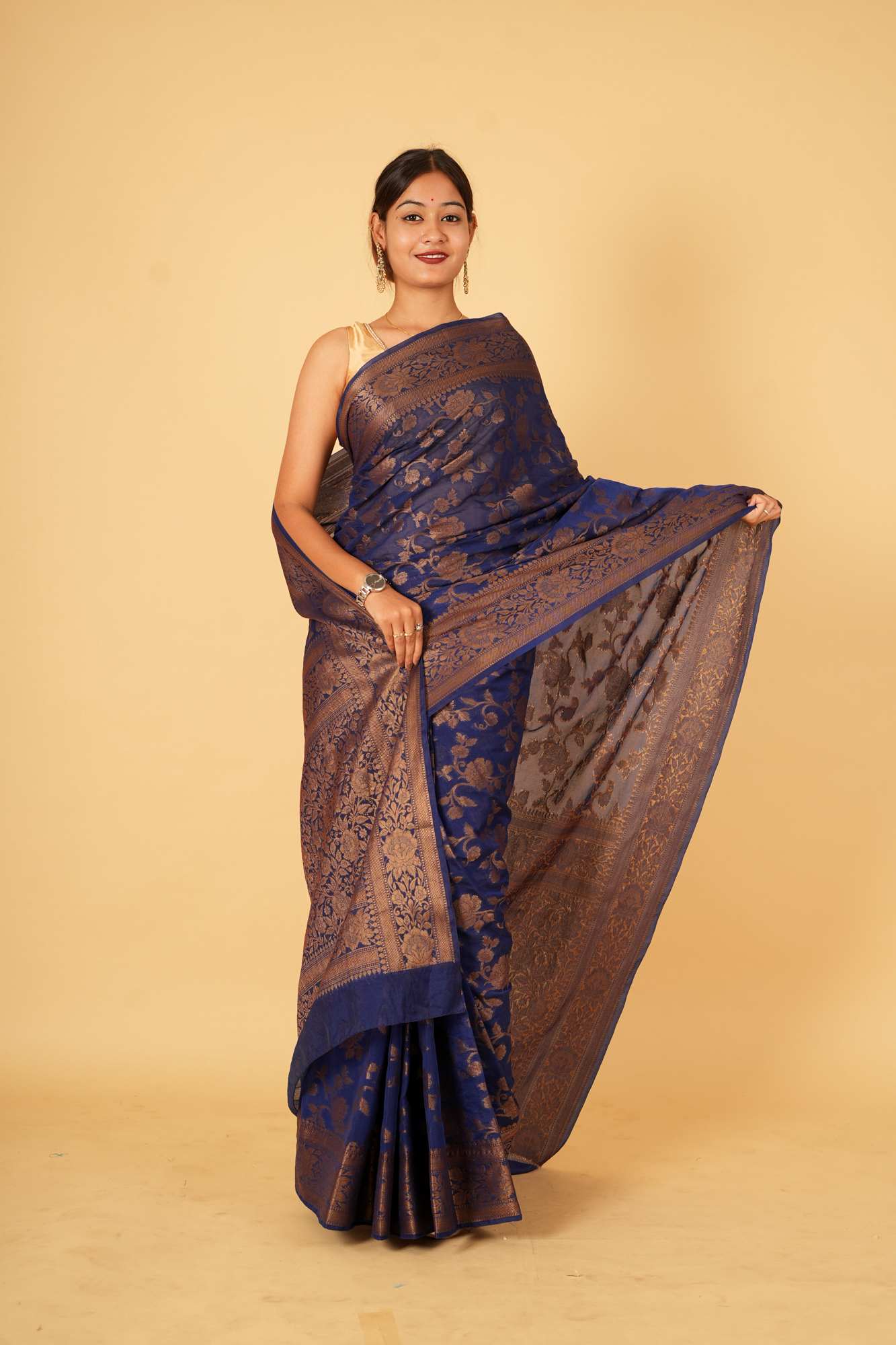 Georgette Silk Floral Zari Jaal Interwoven overall With Ornate Palla Pre Drape Saree