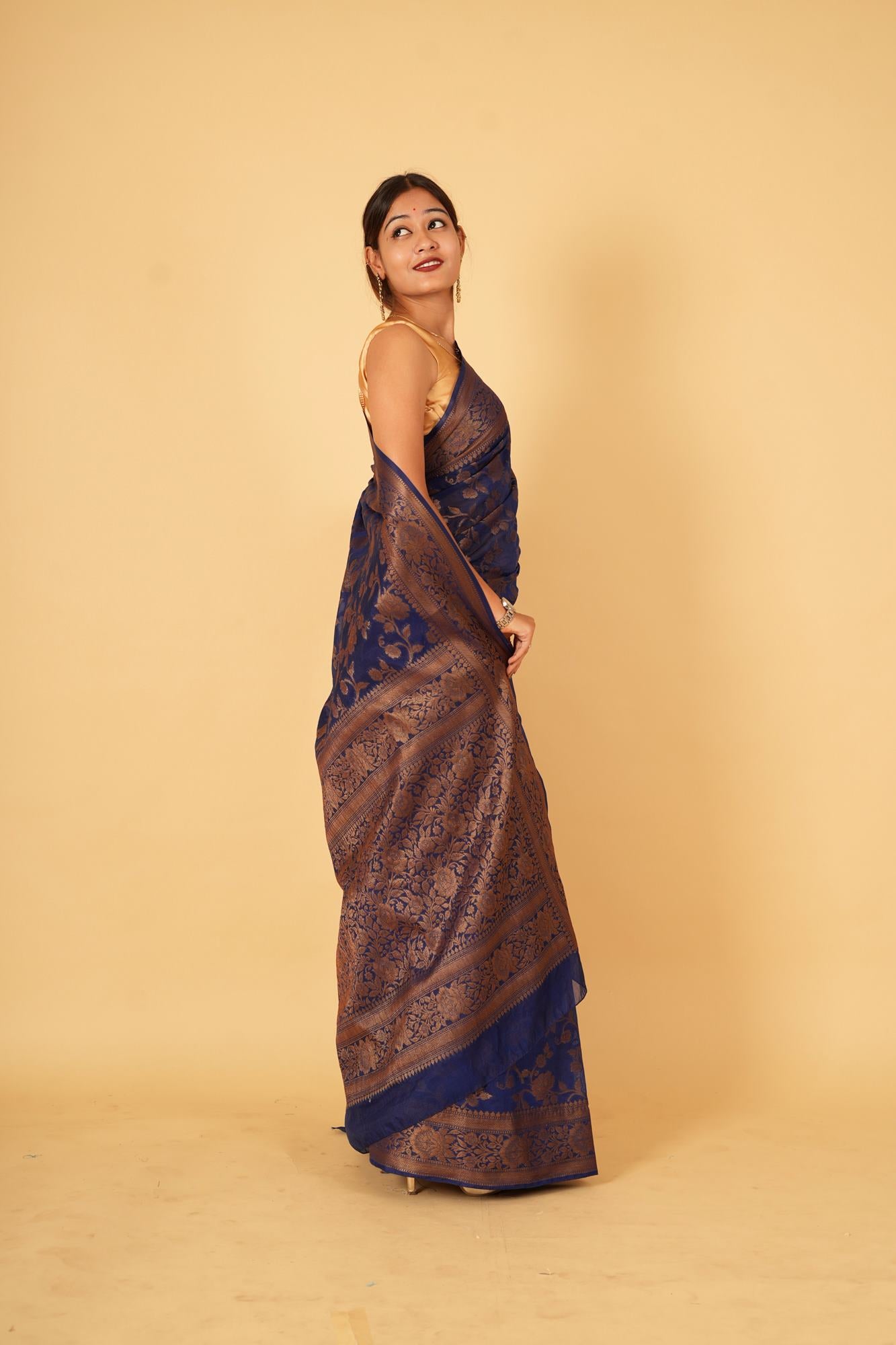 Georgette Silk Floral Zari Jaal Interwoven overall With Ornate Palla Pre Drape Saree