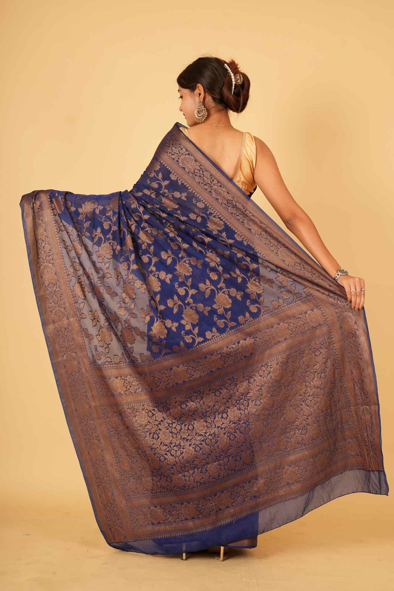 Georgette Silk Floral Zari Jaal Interwoven overall With Ornate Palla Pre Drape Saree