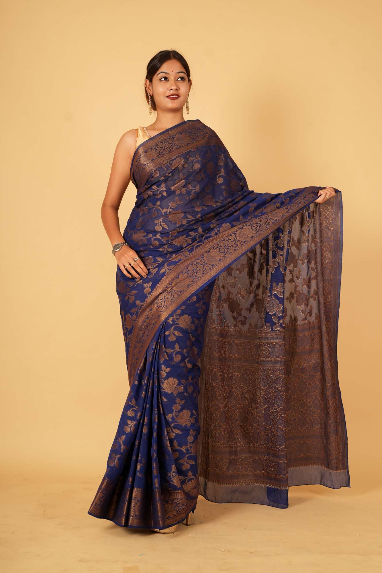 Georgette Silk Floral Zari Jaal Interwoven overall With Ornate Palla Pre Drape Saree