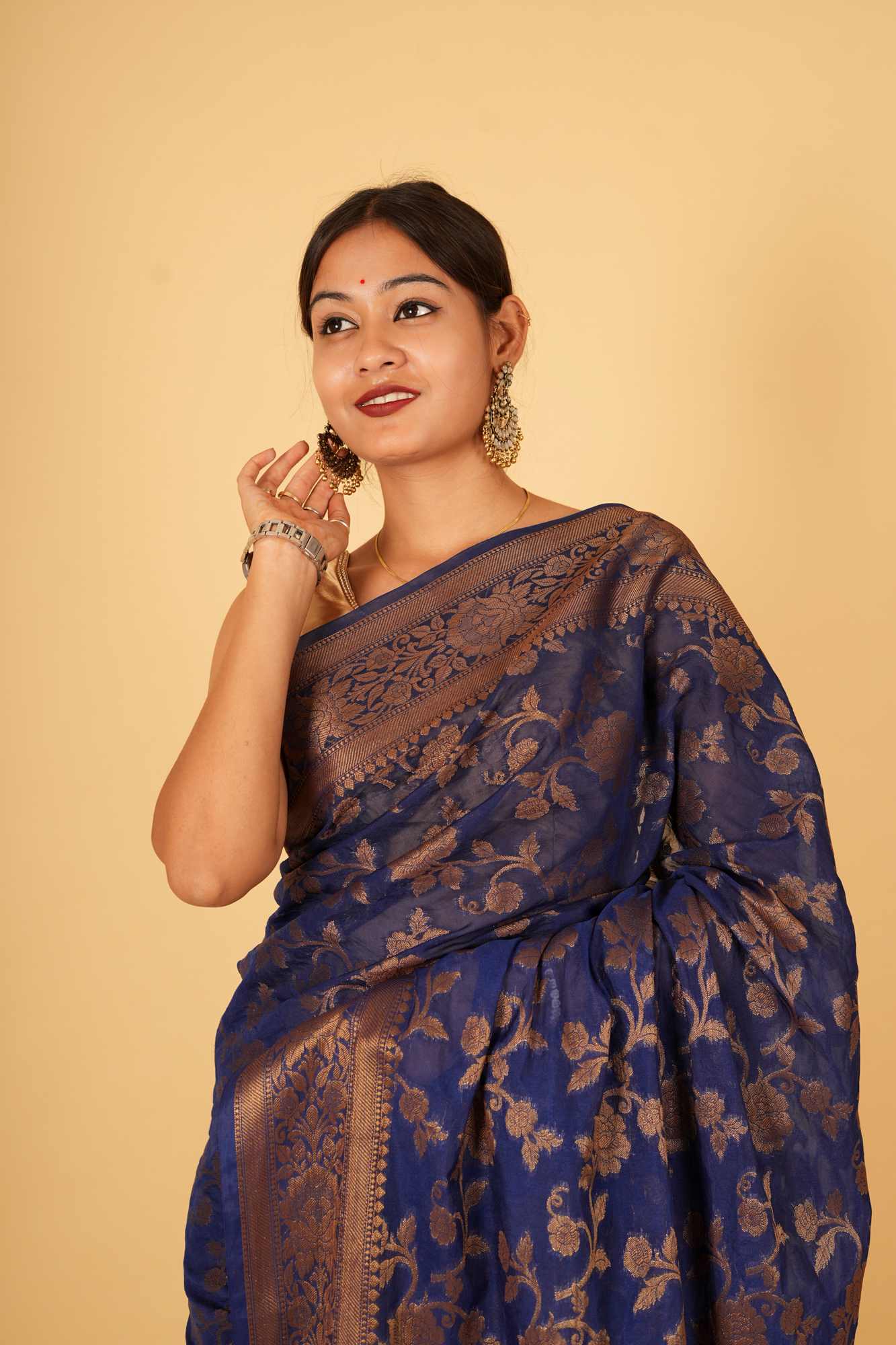 Georgette Silk Floral Zari Jaal Interwoven overall With Ornate Palla Pre Drape Saree