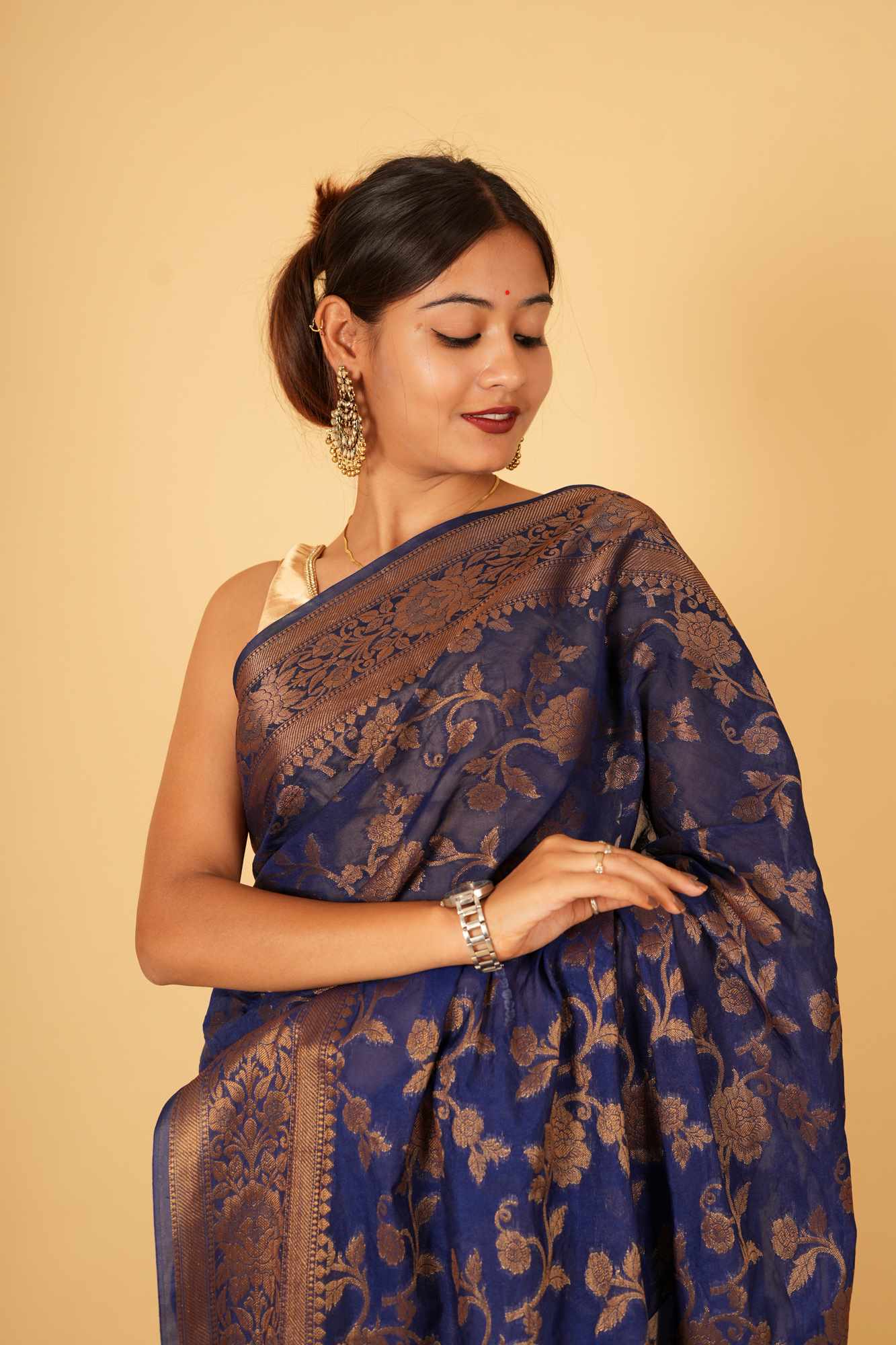 Georgette Silk Floral Zari Jaal Interwoven overall With Ornate Palla Pre Drape Saree