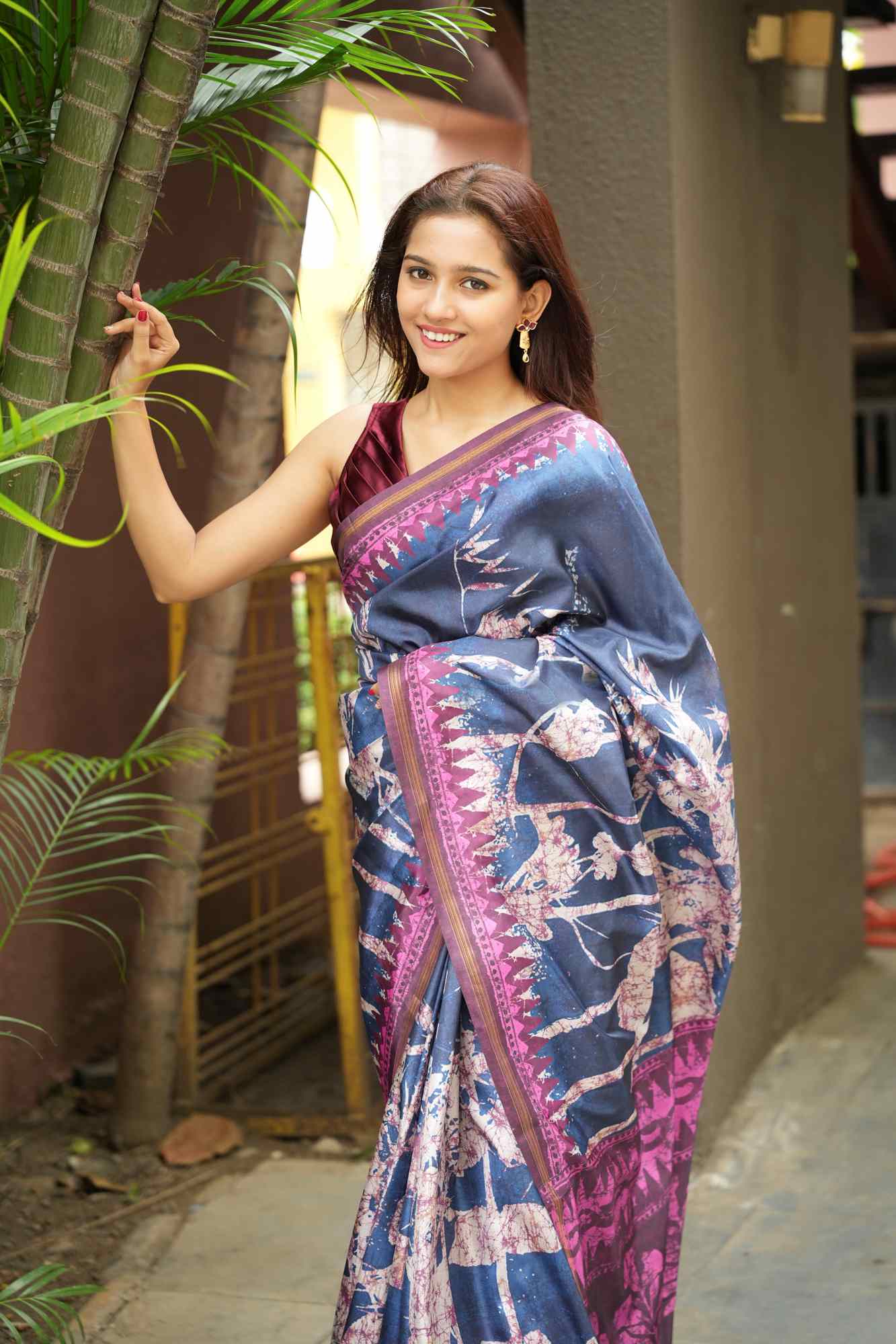 Indigo Bloom Crepe with Abstract Floral & Geometric Prints Ready To Wear Saree