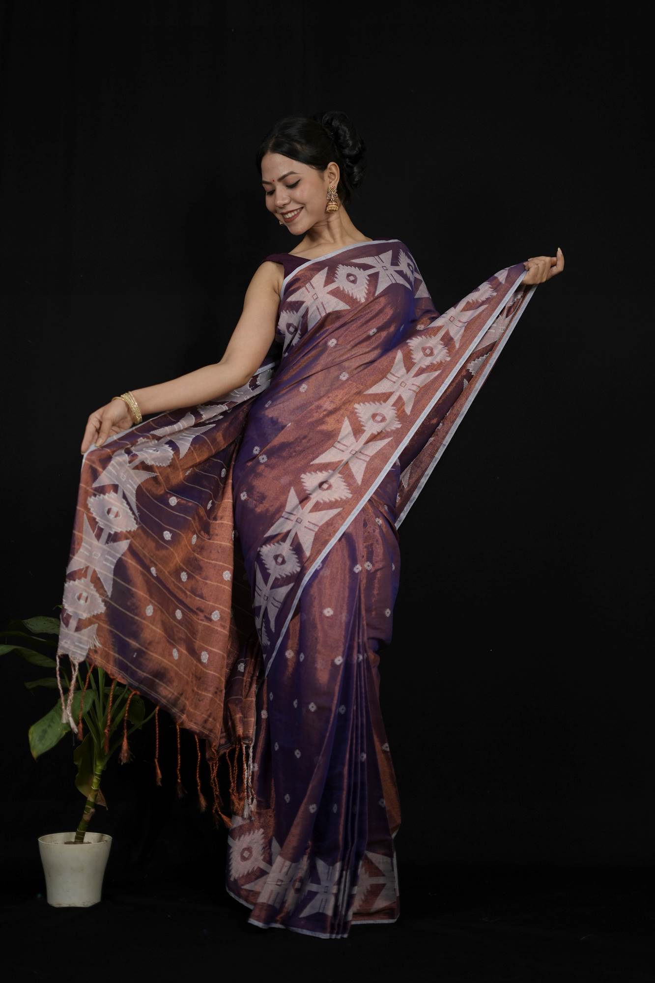 Exquisite Traditional Pure Tissue Jamdani with Handloom Weaving Wrap in 1 Minute Saree