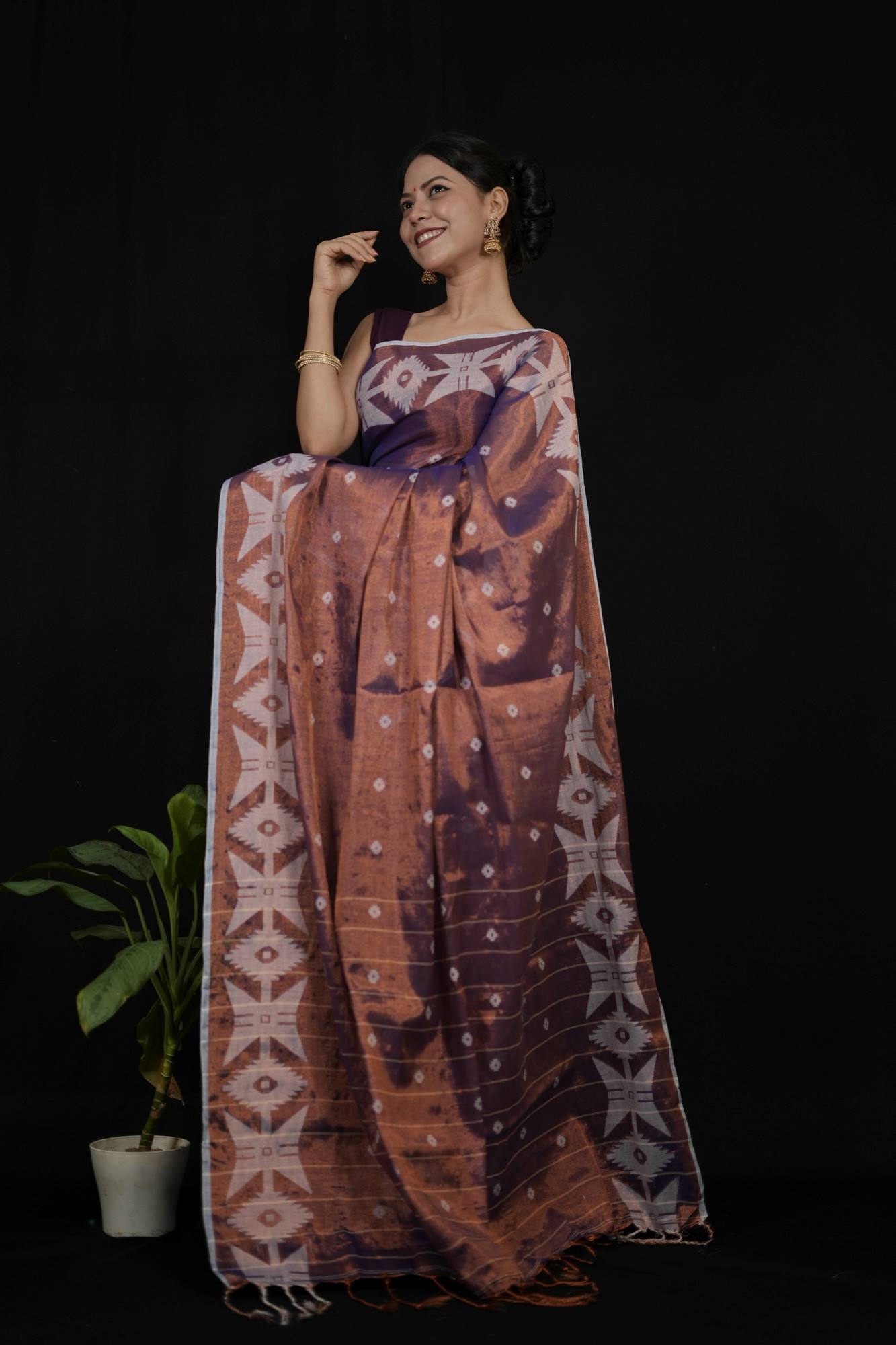 Exquisite Traditional Pure Tissue Jamdani with Handloom Weaving Wrap in 1 Minute Saree