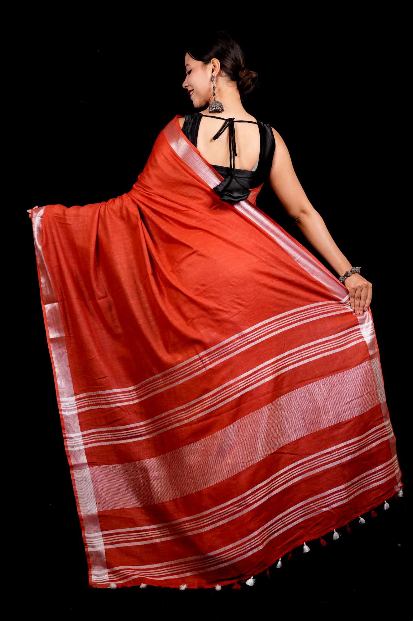 Gajari linen prestitched saree