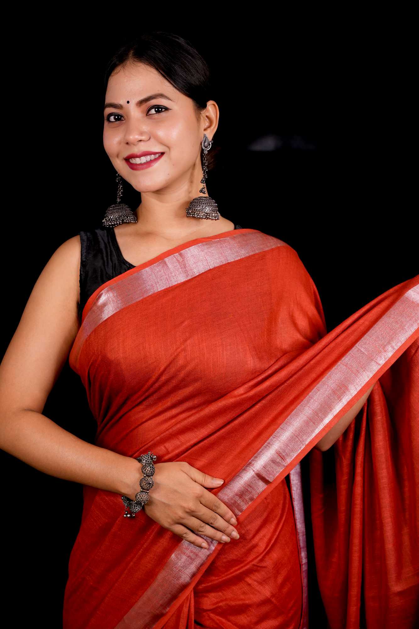 Gajari linen prestitched saree