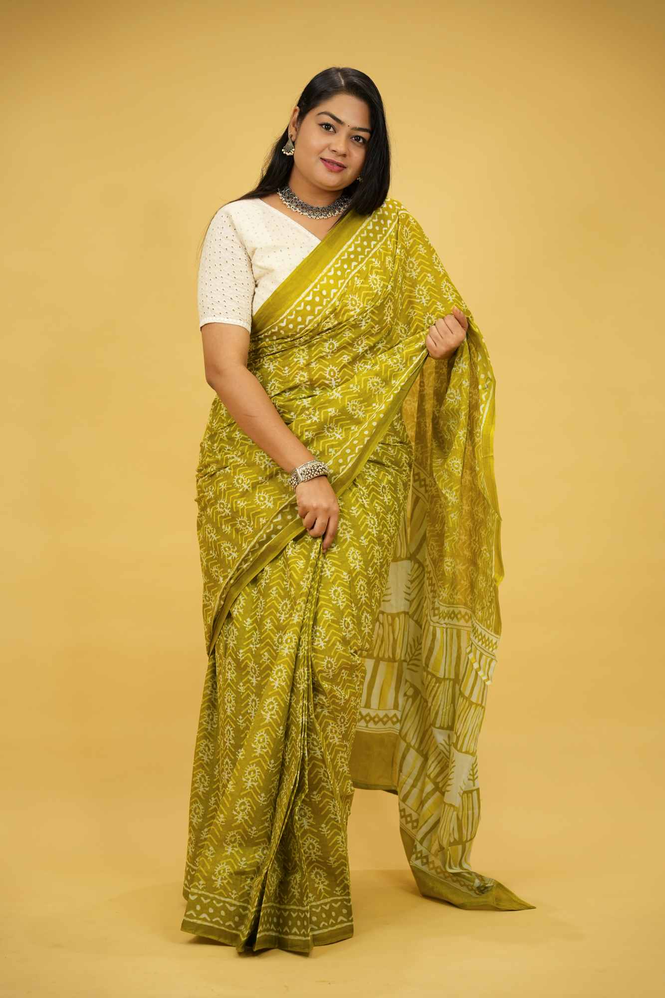 Mehandi-Inspired Cotton in Green and White with Gold Border Ready To Wear Saree