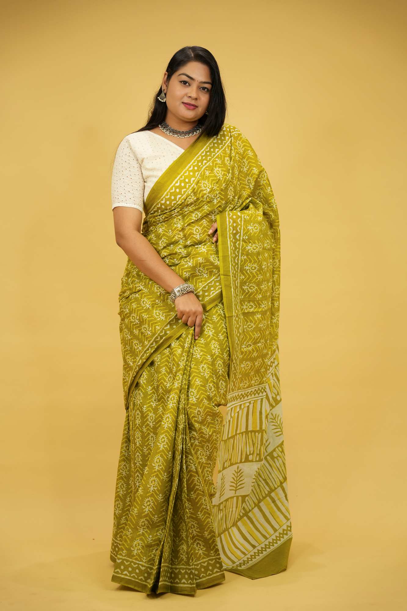 Mehandi-Inspired Cotton in Green and White with Gold Border Ready To Wear Saree