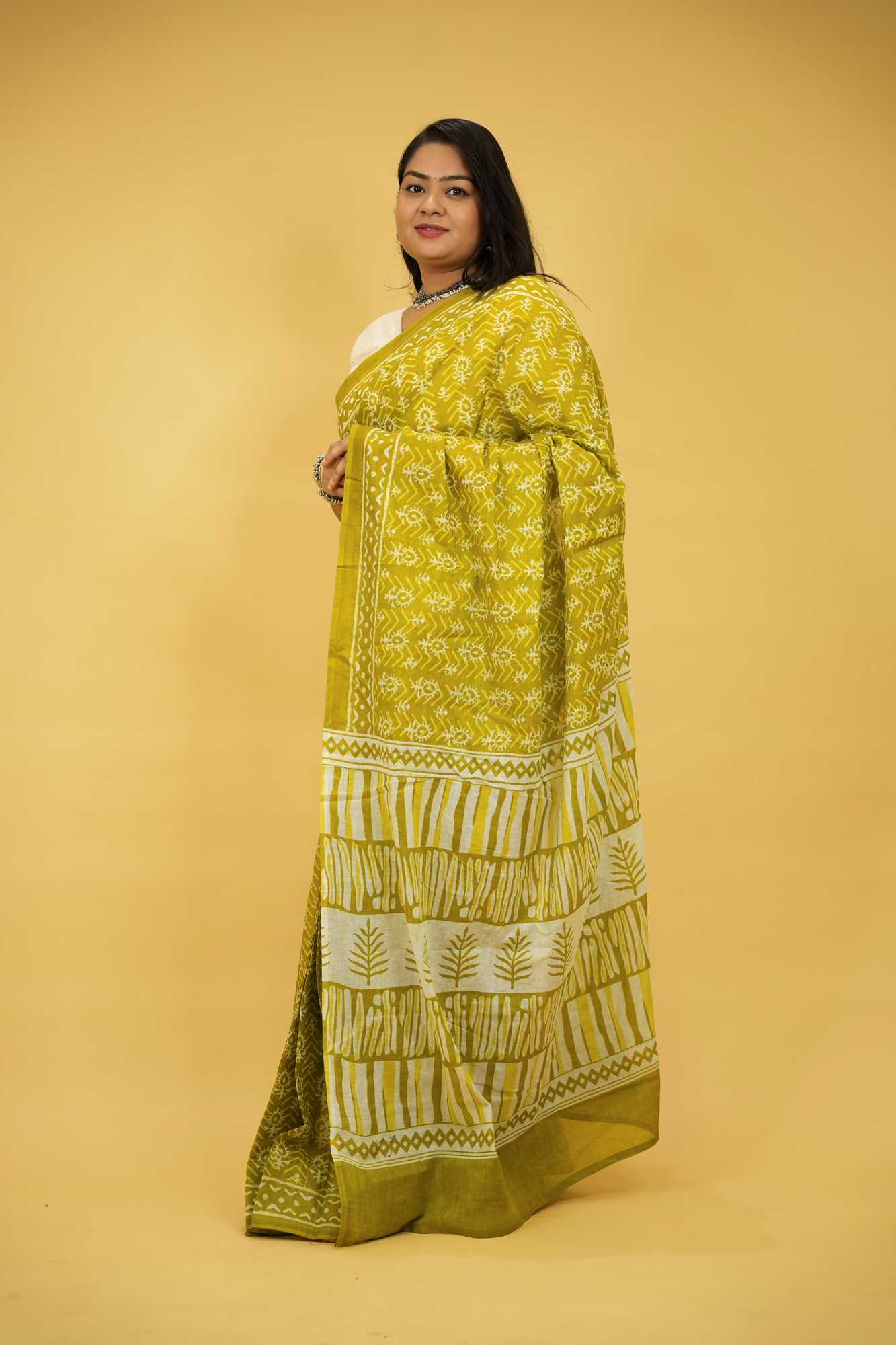 Mehandi-Inspired Cotton in Green and White with Gold Border Ready To Wear Saree