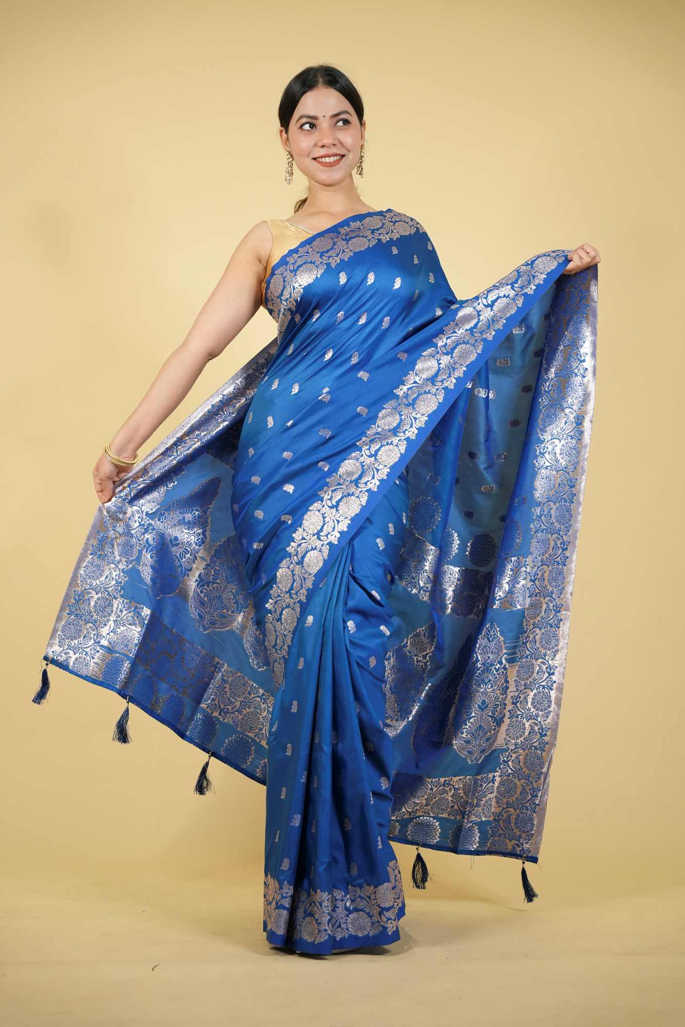 Banarasi with Intricate Zari Weave Ready To Wear Saree